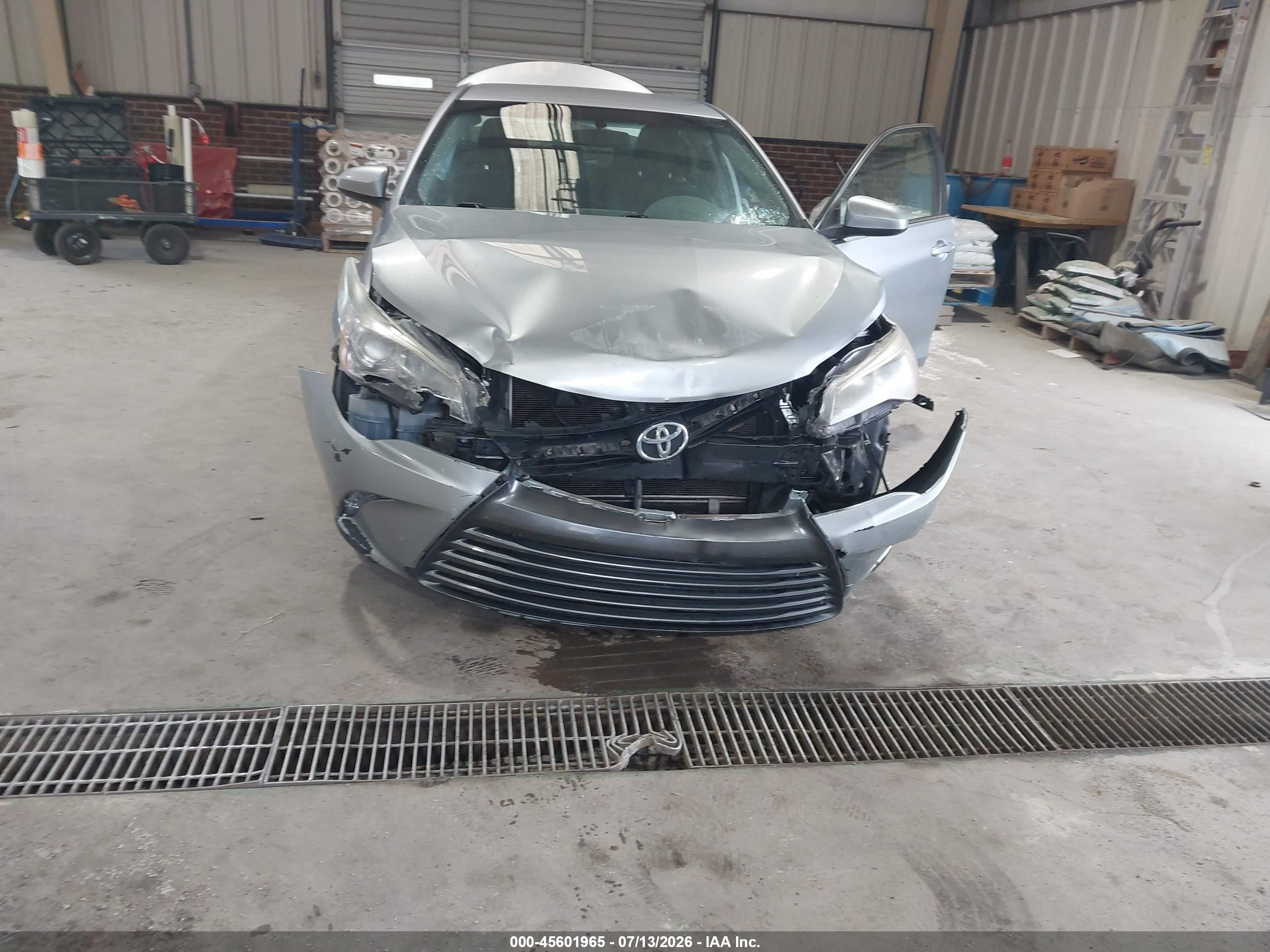 2015 Toyota Camry Le Silver vin: 4T1BF1FK1FU026416