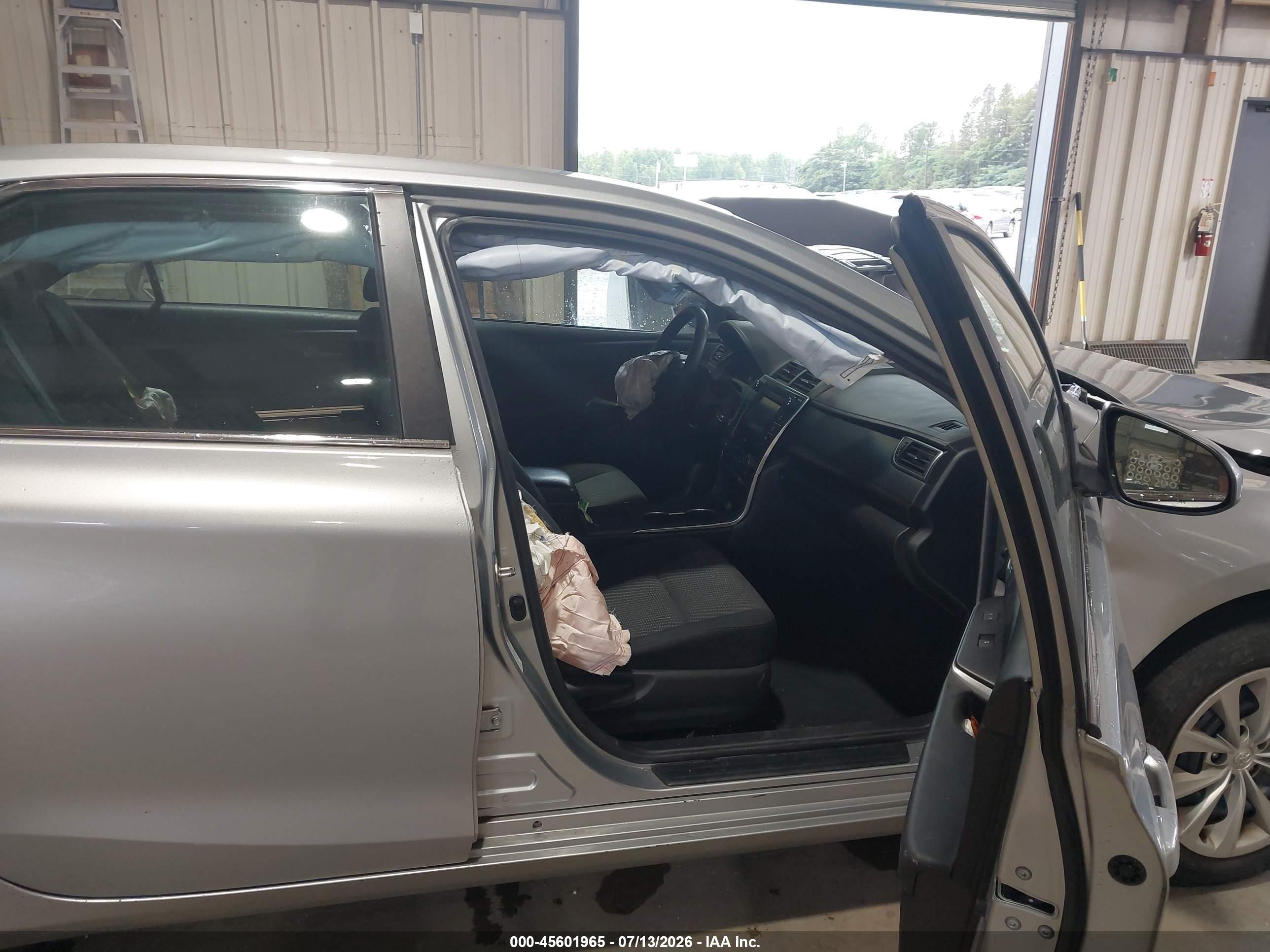2015 Toyota Camry Le Silver vin: 4T1BF1FK1FU026416