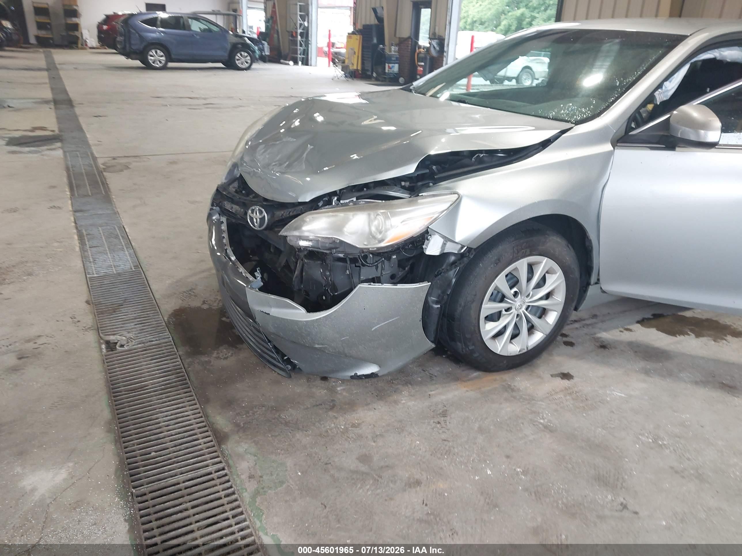 2015 Toyota Camry Le Silver vin: 4T1BF1FK1FU026416