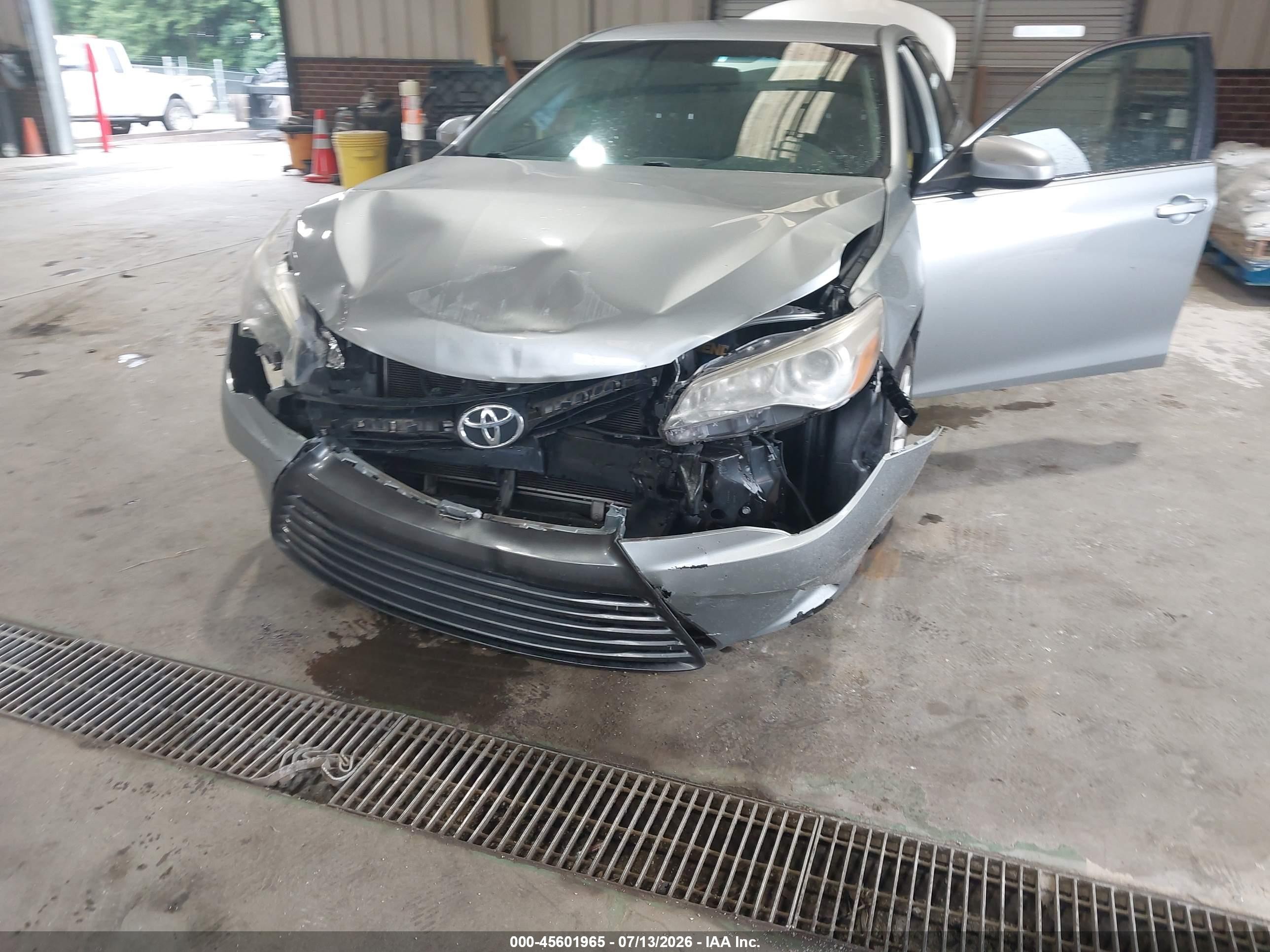 2015 Toyota Camry Le Silver vin: 4T1BF1FK1FU026416
