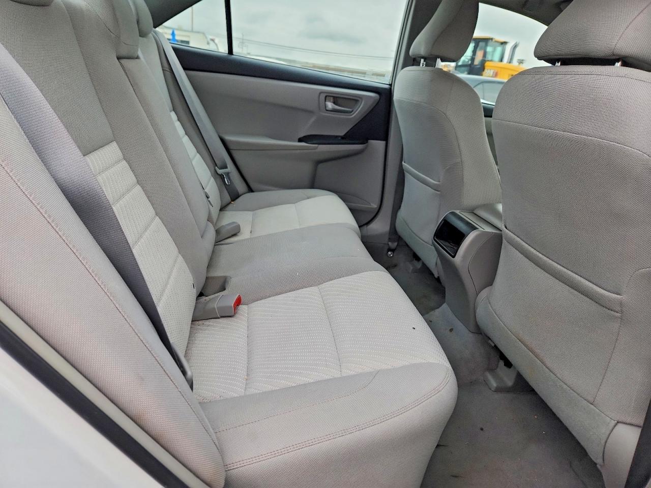2015 Toyota Camry Le White vin: 4T1BF1FK1FU034077