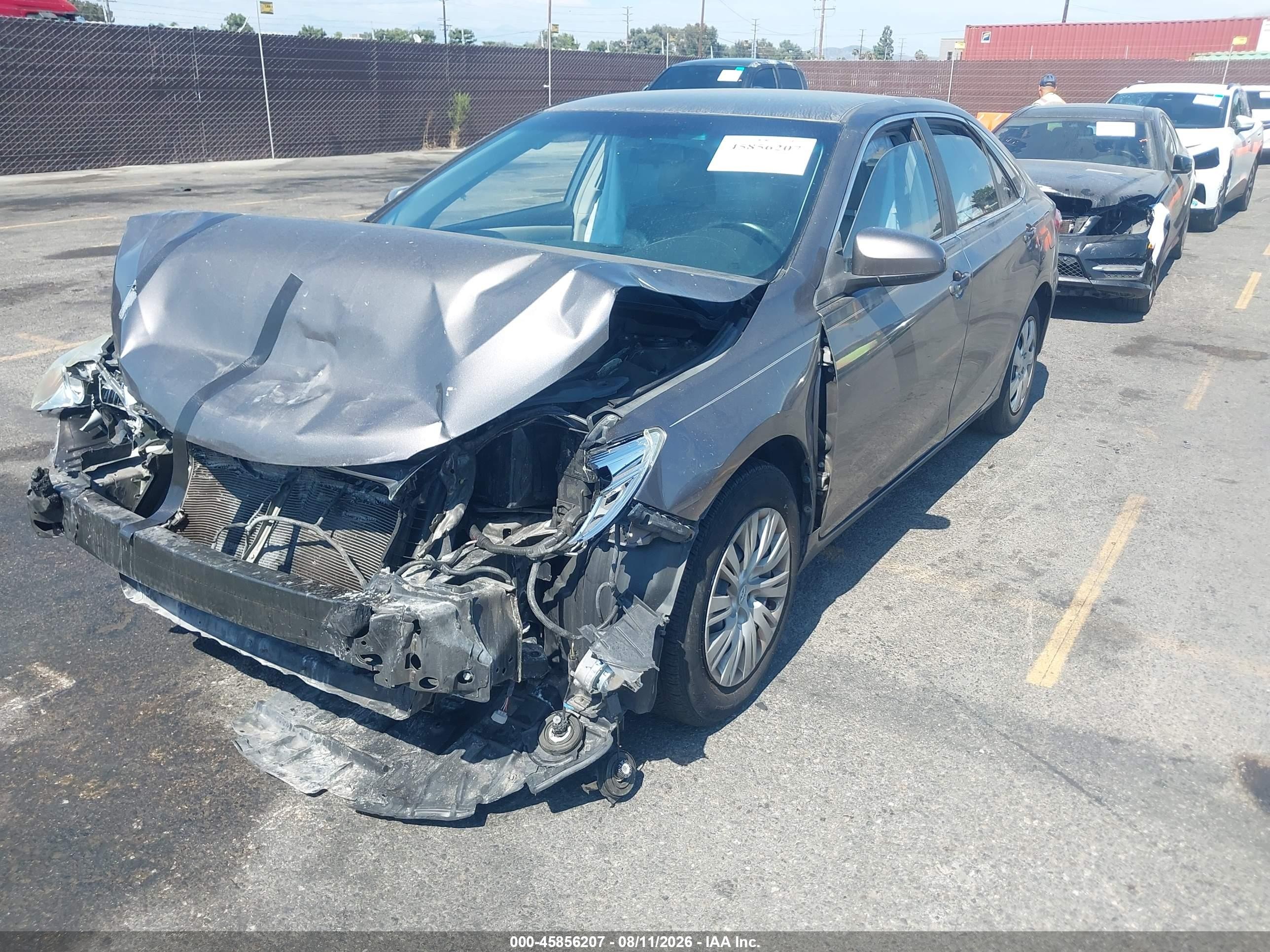 2015 Toyota Camry Le Gray vin: 4T1BF1FK1FU040381