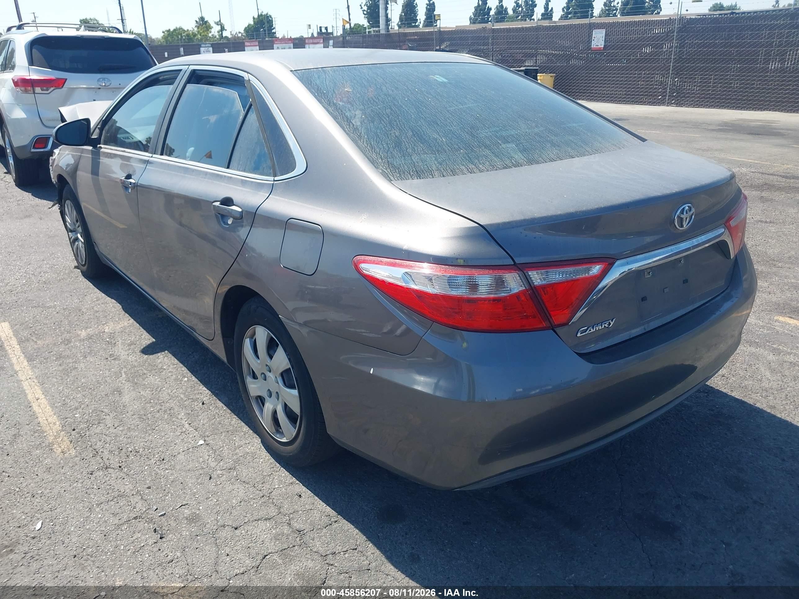 2015 Toyota Camry Le Gray vin: 4T1BF1FK1FU040381