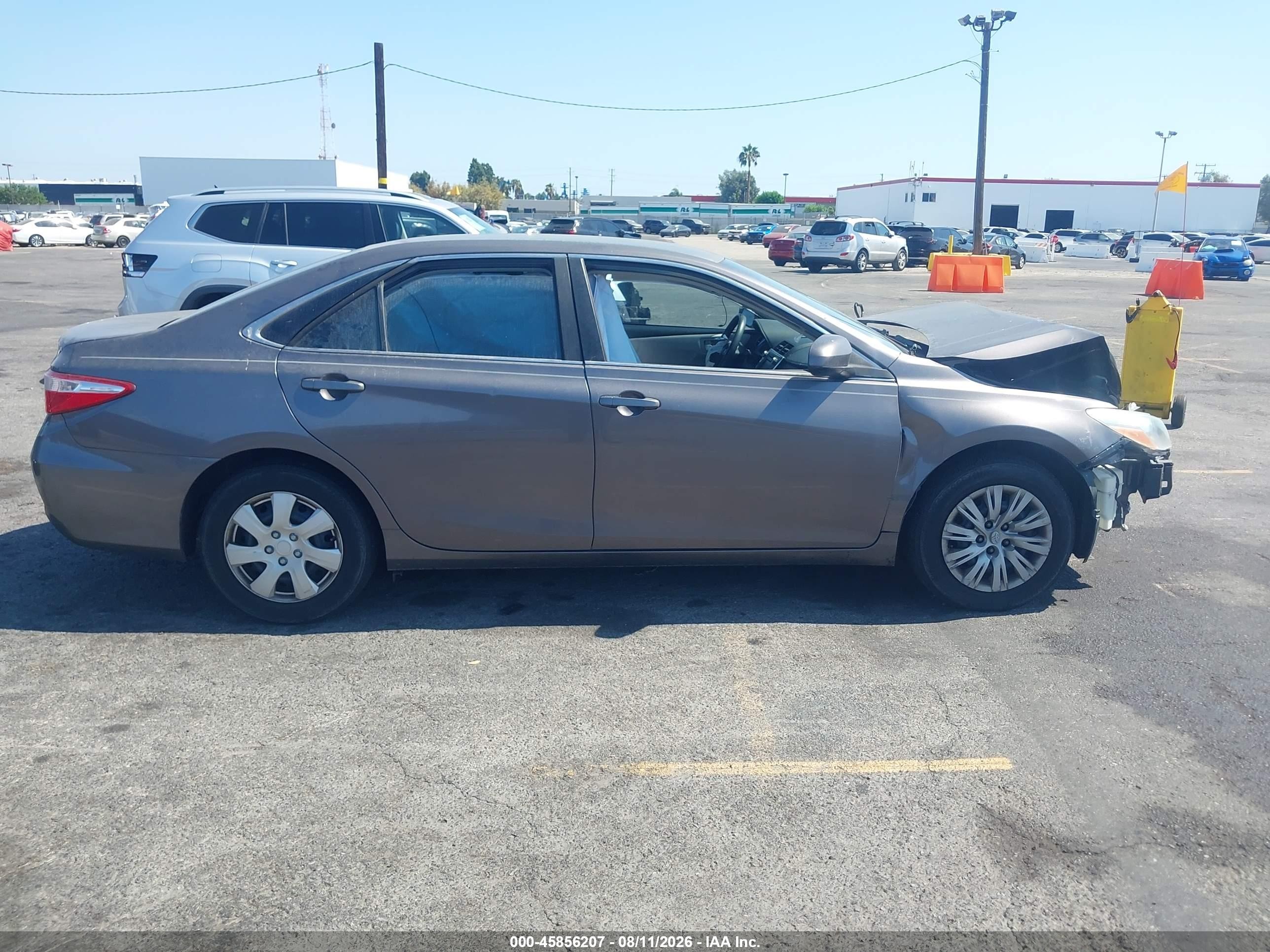 2015 Toyota Camry Le Gray vin: 4T1BF1FK1FU040381