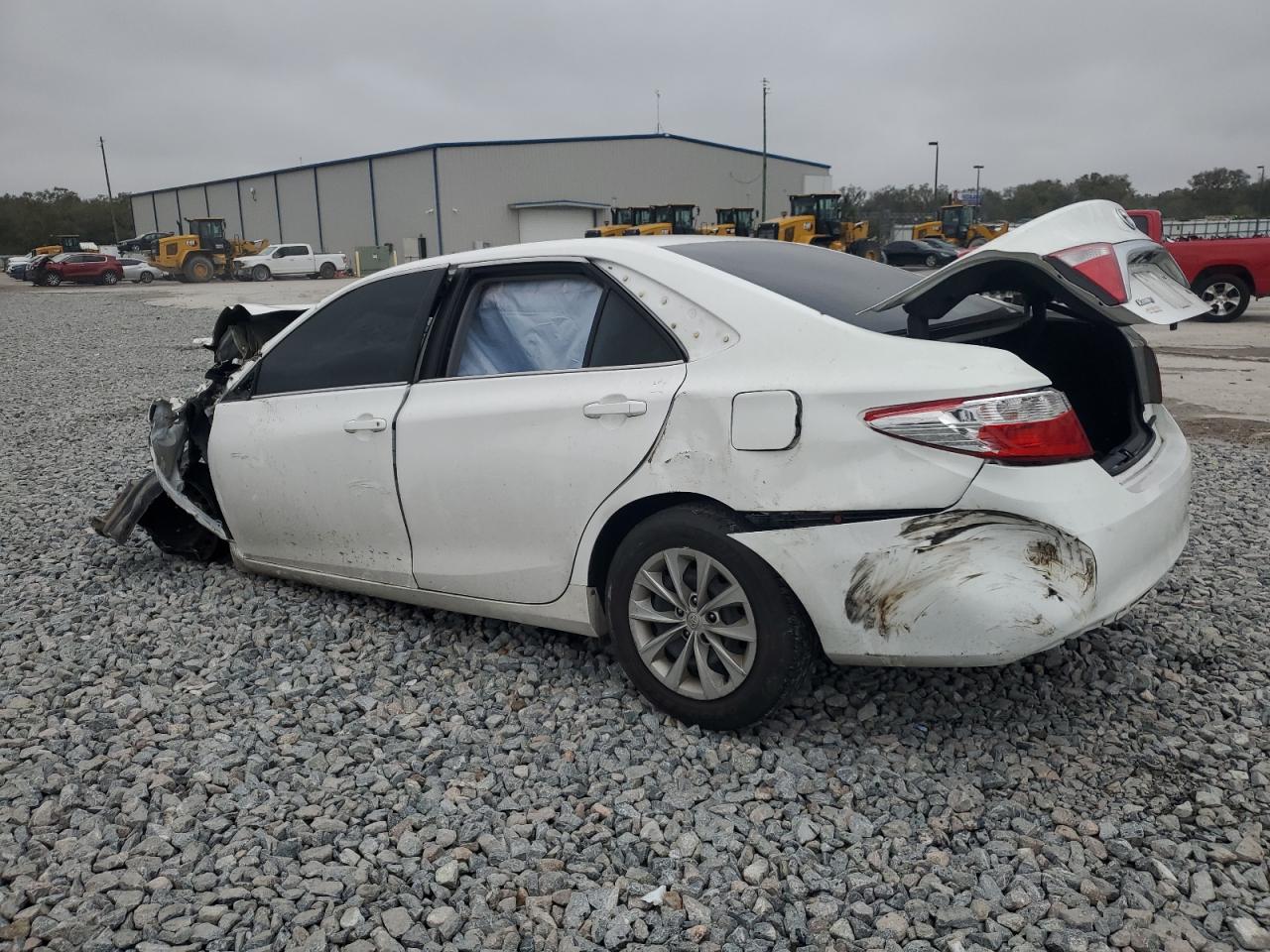 2015 Toyota Camry Le White vin: 4T1BF1FK1FU040395