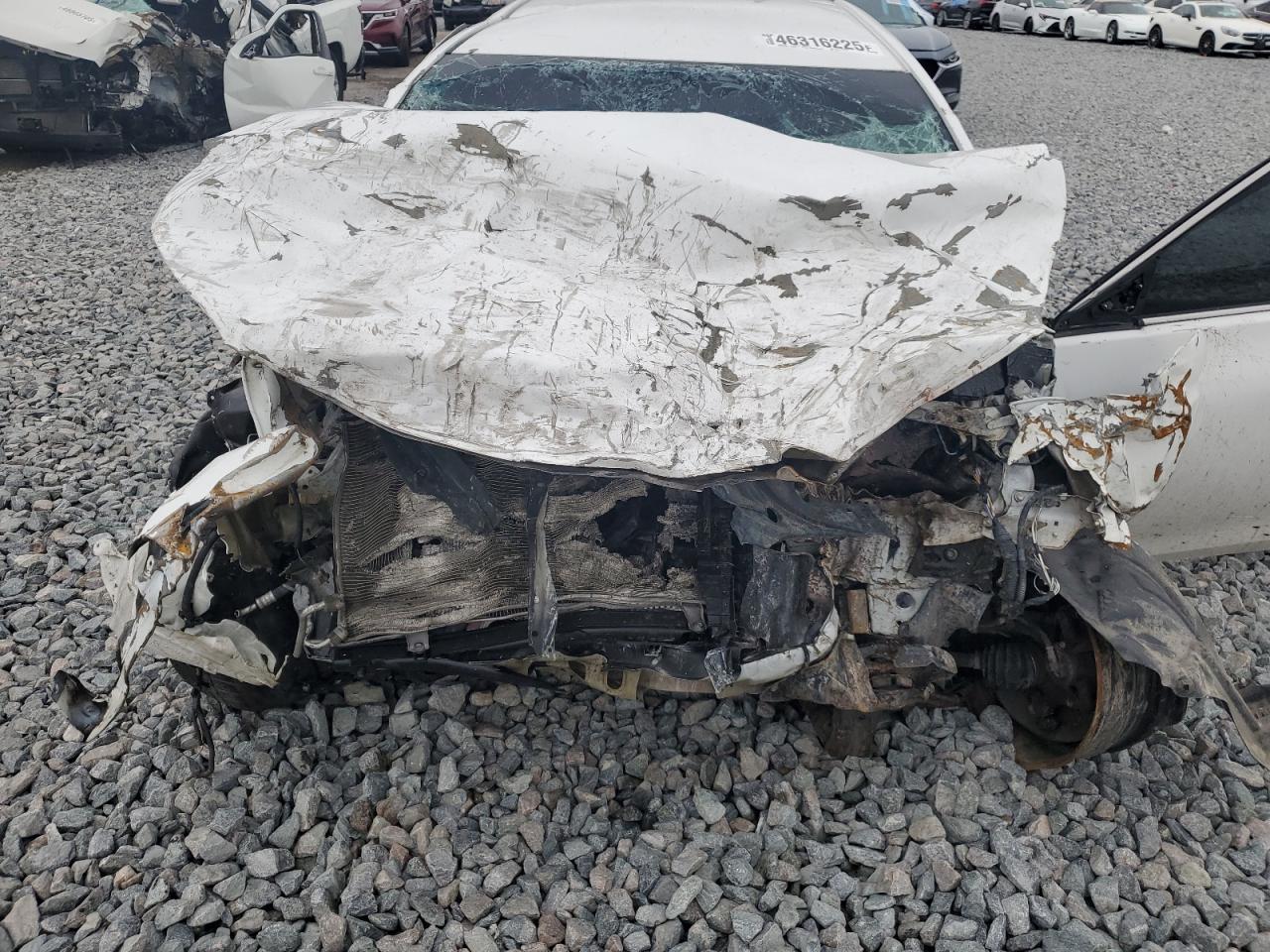 2015 Toyota Camry Le White vin: 4T1BF1FK1FU040395