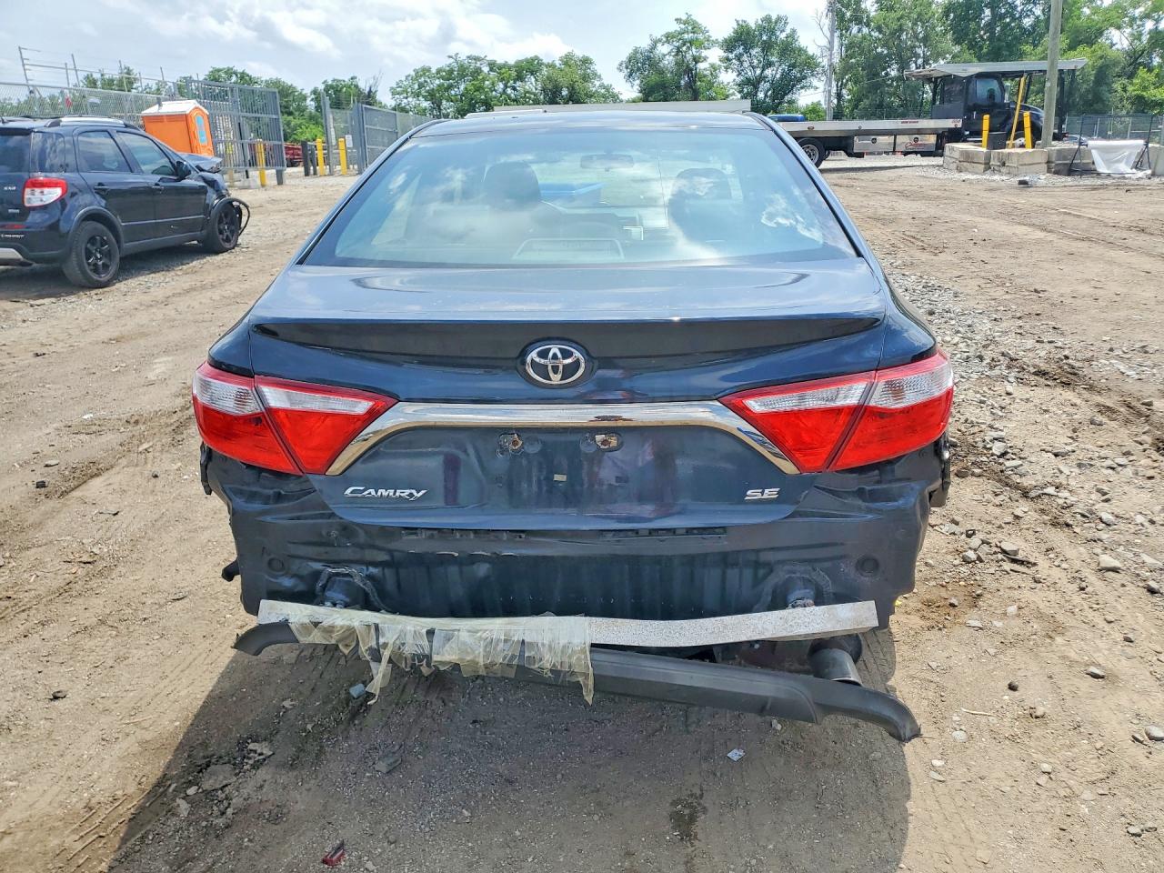 2015 Toyota Camry Se Blue vin: 4T1BF1FK1FU042504