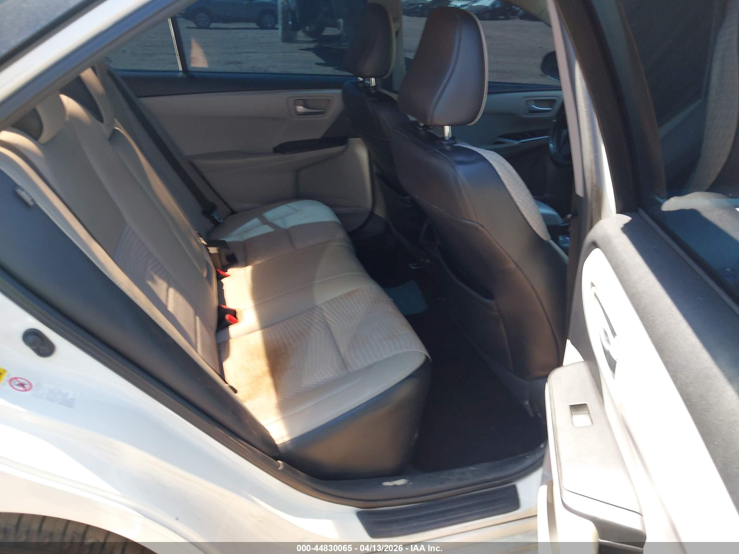 2015 Toyota Camry Se White vin: 4T1BF1FK1FU048528