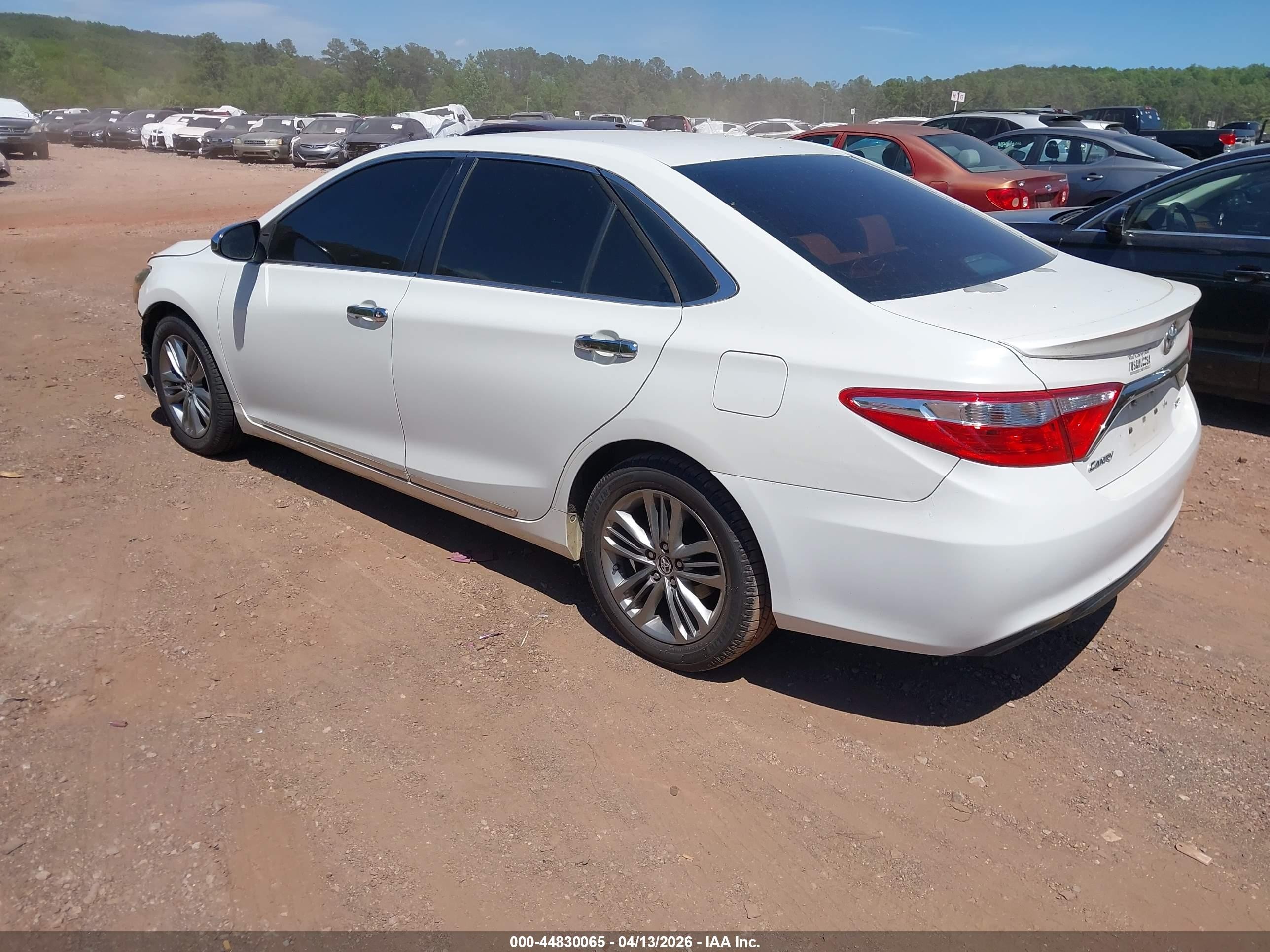 2015 Toyota Camry Se White vin: 4T1BF1FK1FU048528