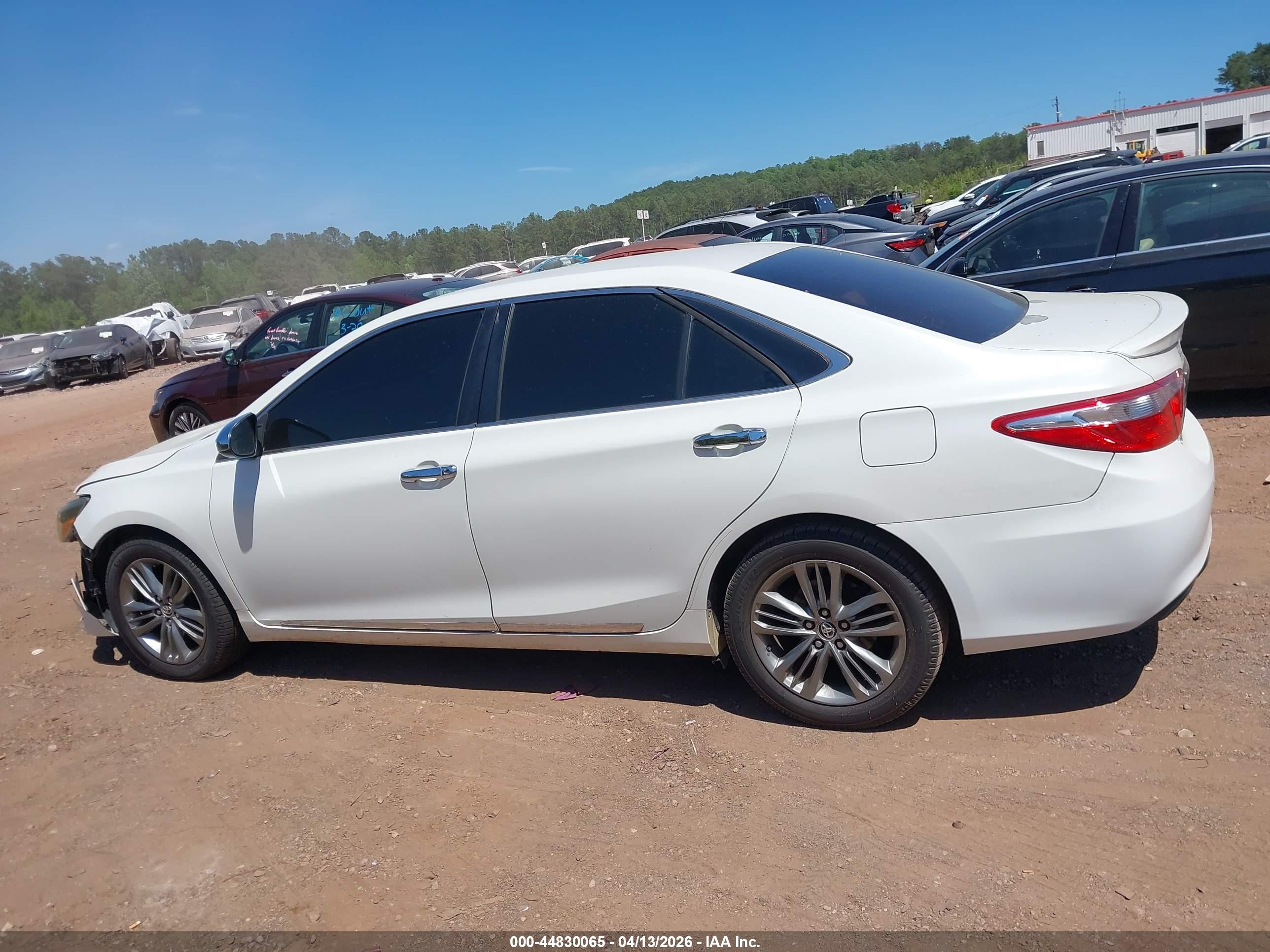 2015 Toyota Camry Se White vin: 4T1BF1FK1FU048528