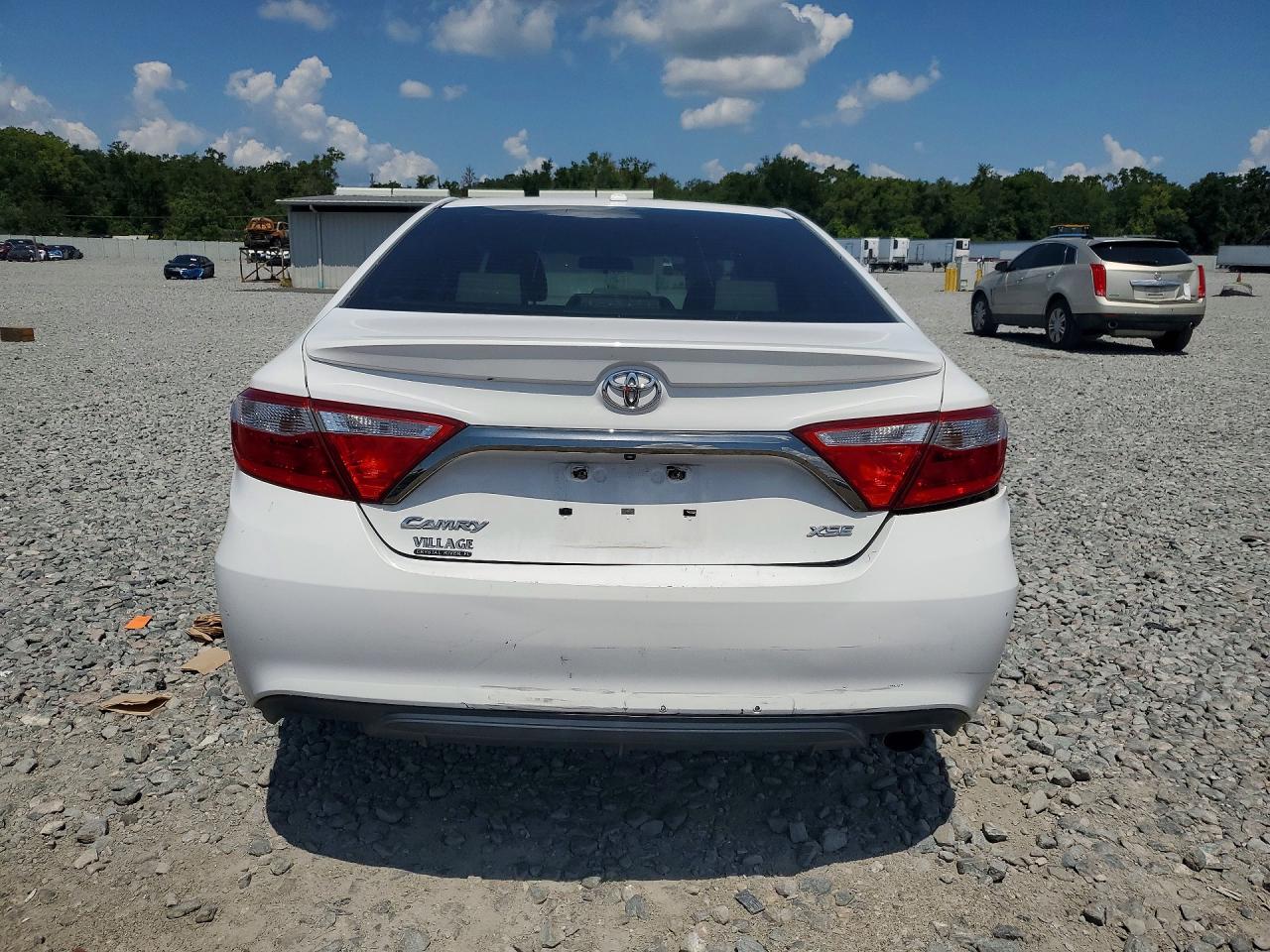 2015 Toyota Camry Xse White vin: 4T1BF1FK1FU048576