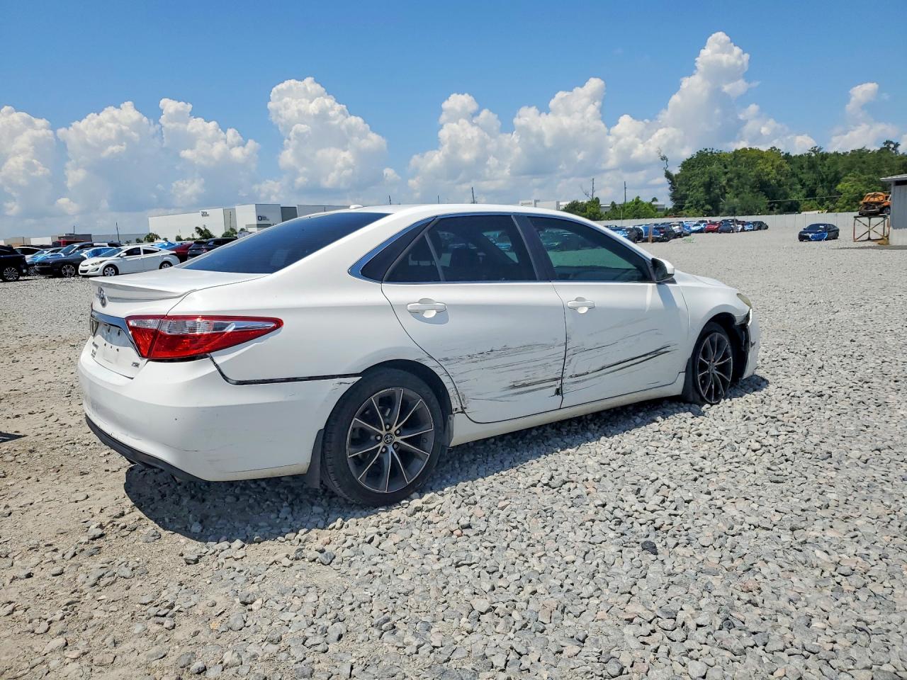 2015 Toyota Camry Xse White vin: 4T1BF1FK1FU048576