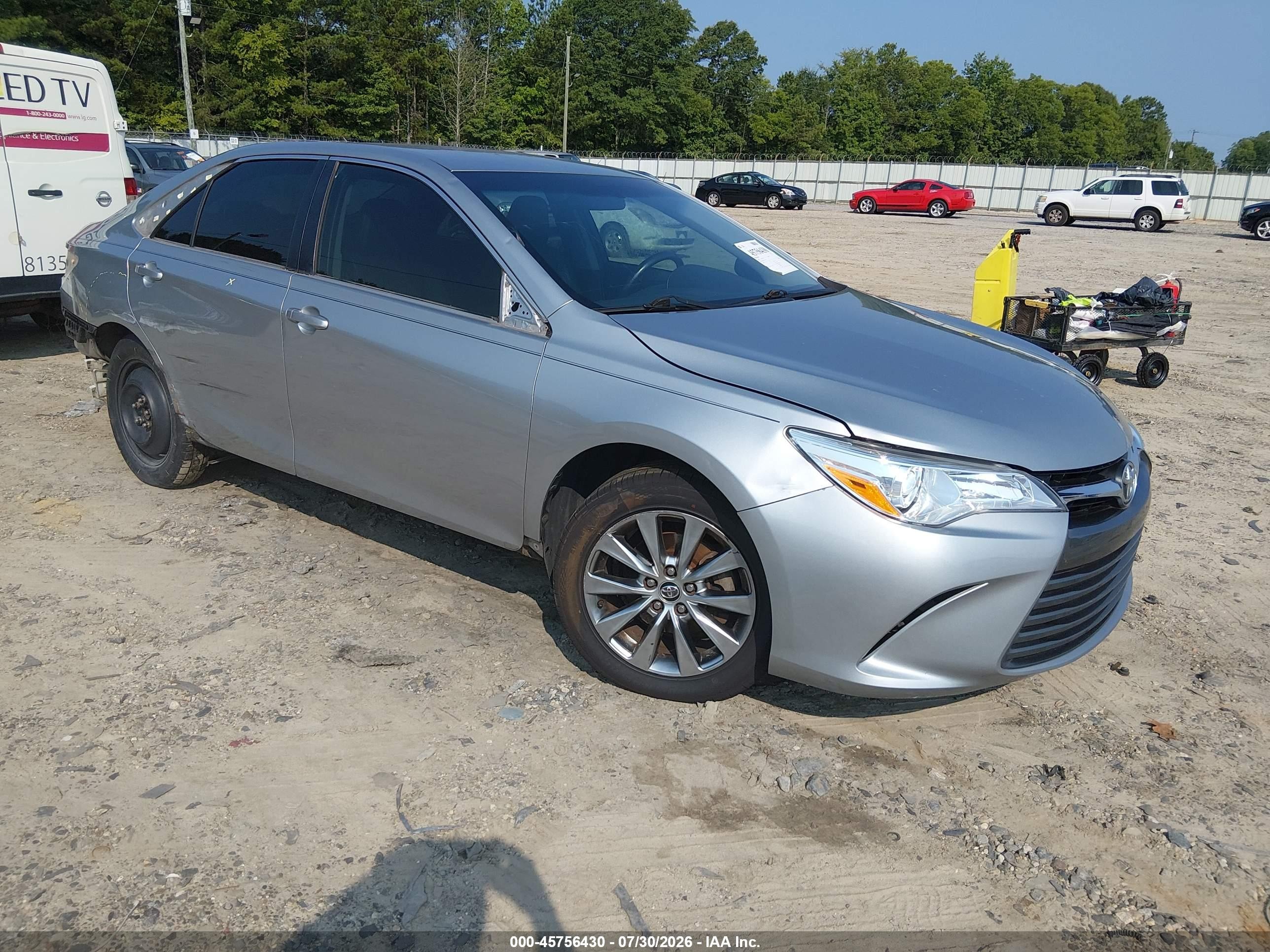 2015 Toyota Camry Xle Silver vin: 4T1BF1FK1FU060114