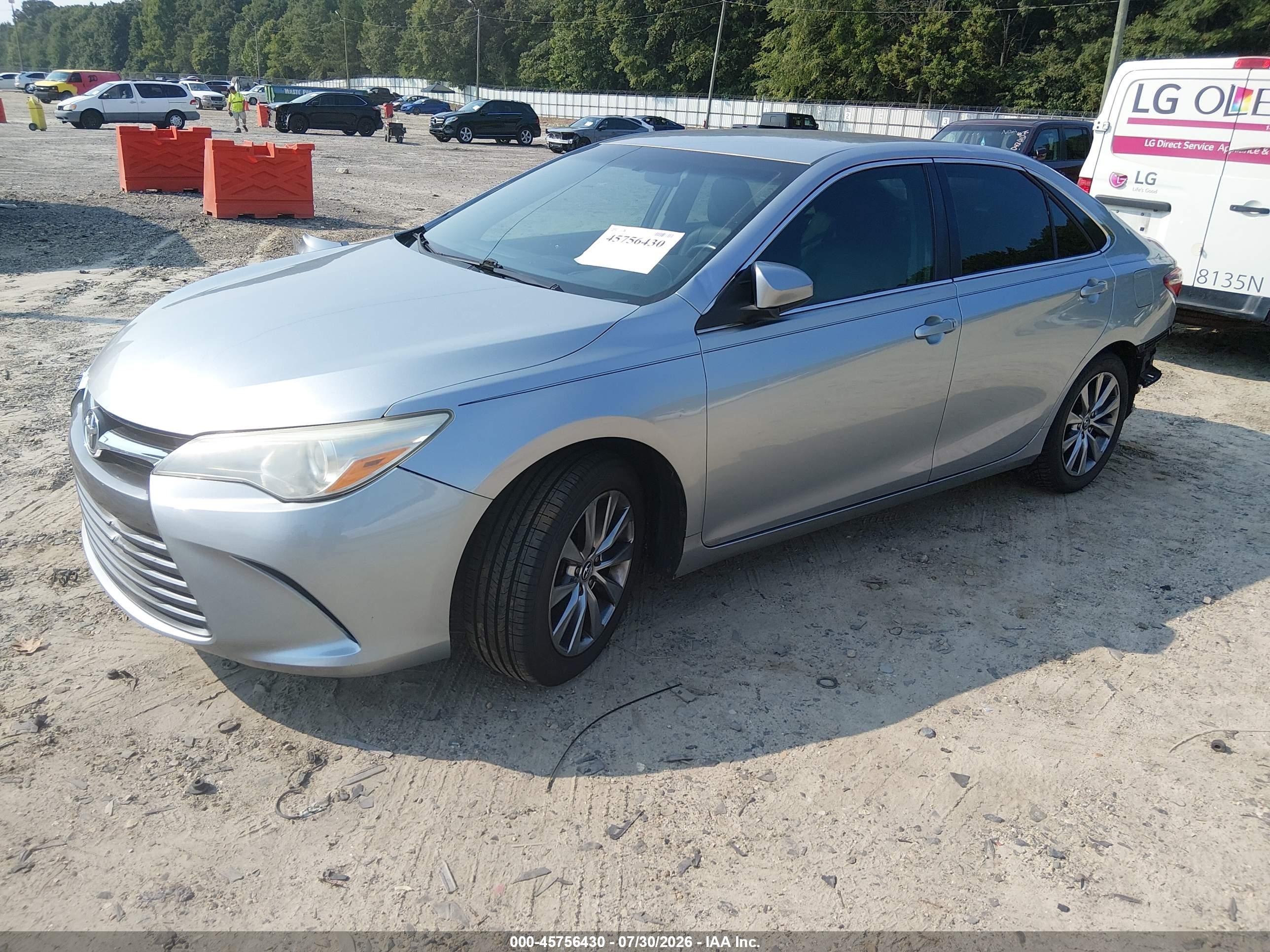 2015 Toyota Camry Xle Серебряный vin: 4T1BF1FK1FU060114
