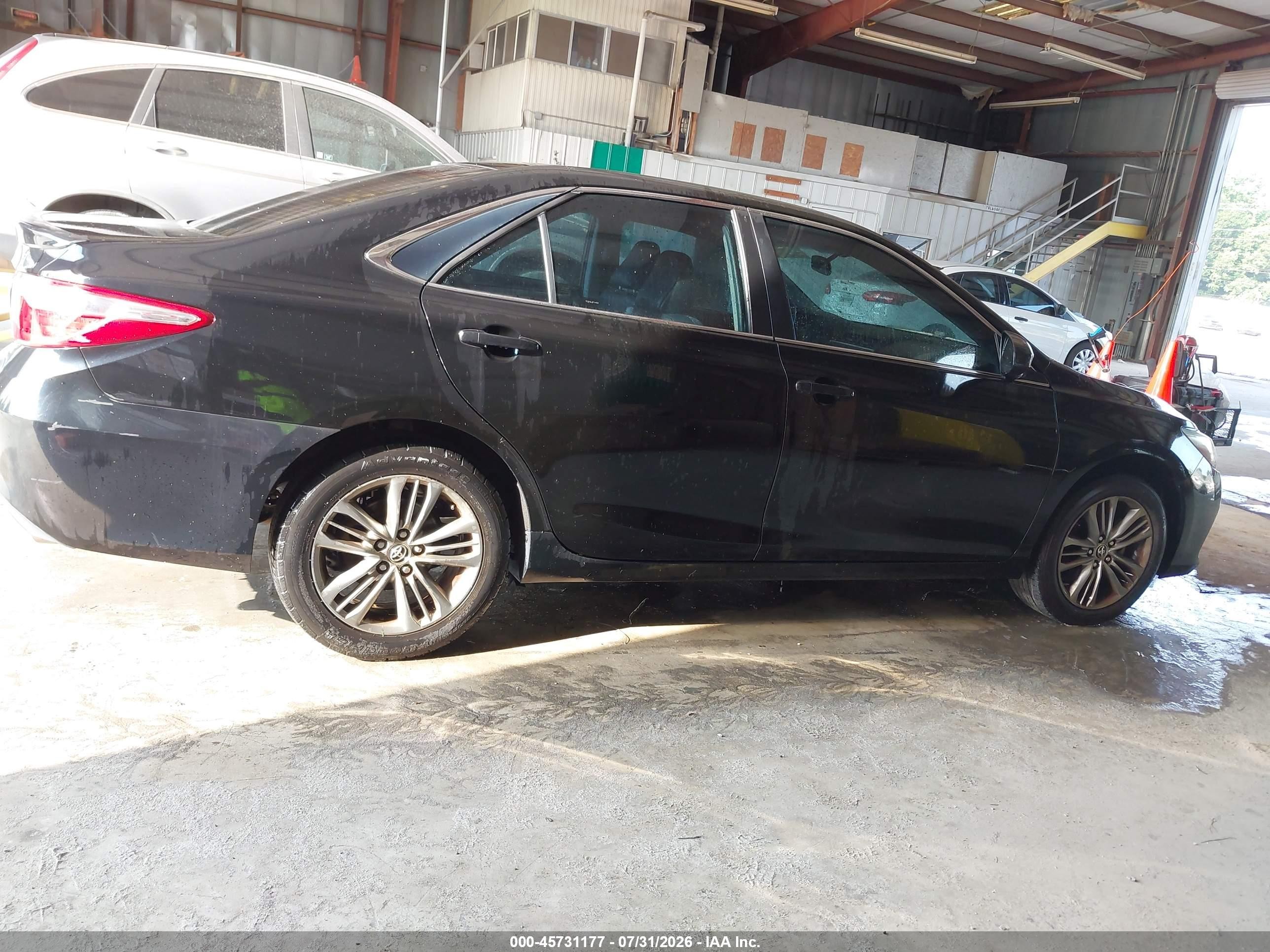 2015 Toyota Camry Se Dark Blue vin: 4T1BF1FK1FU070786