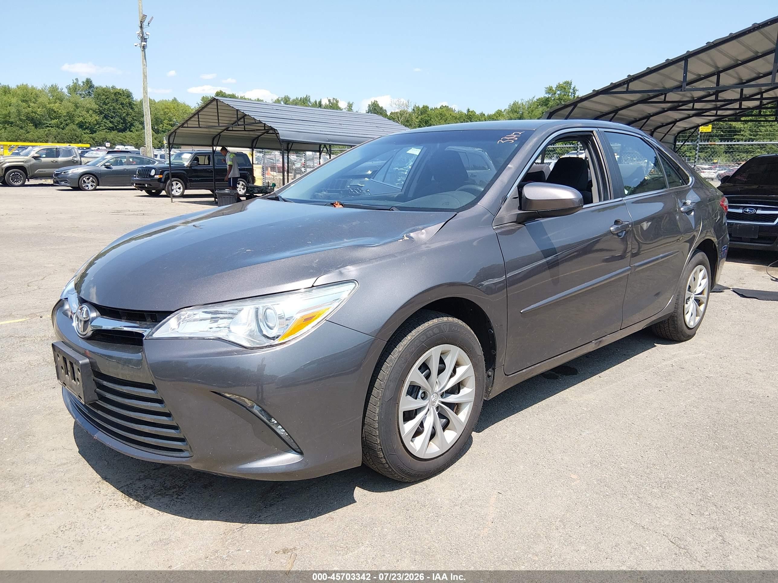2015 Toyota Camry Le Gray vin: 4T1BF1FK1FU073834