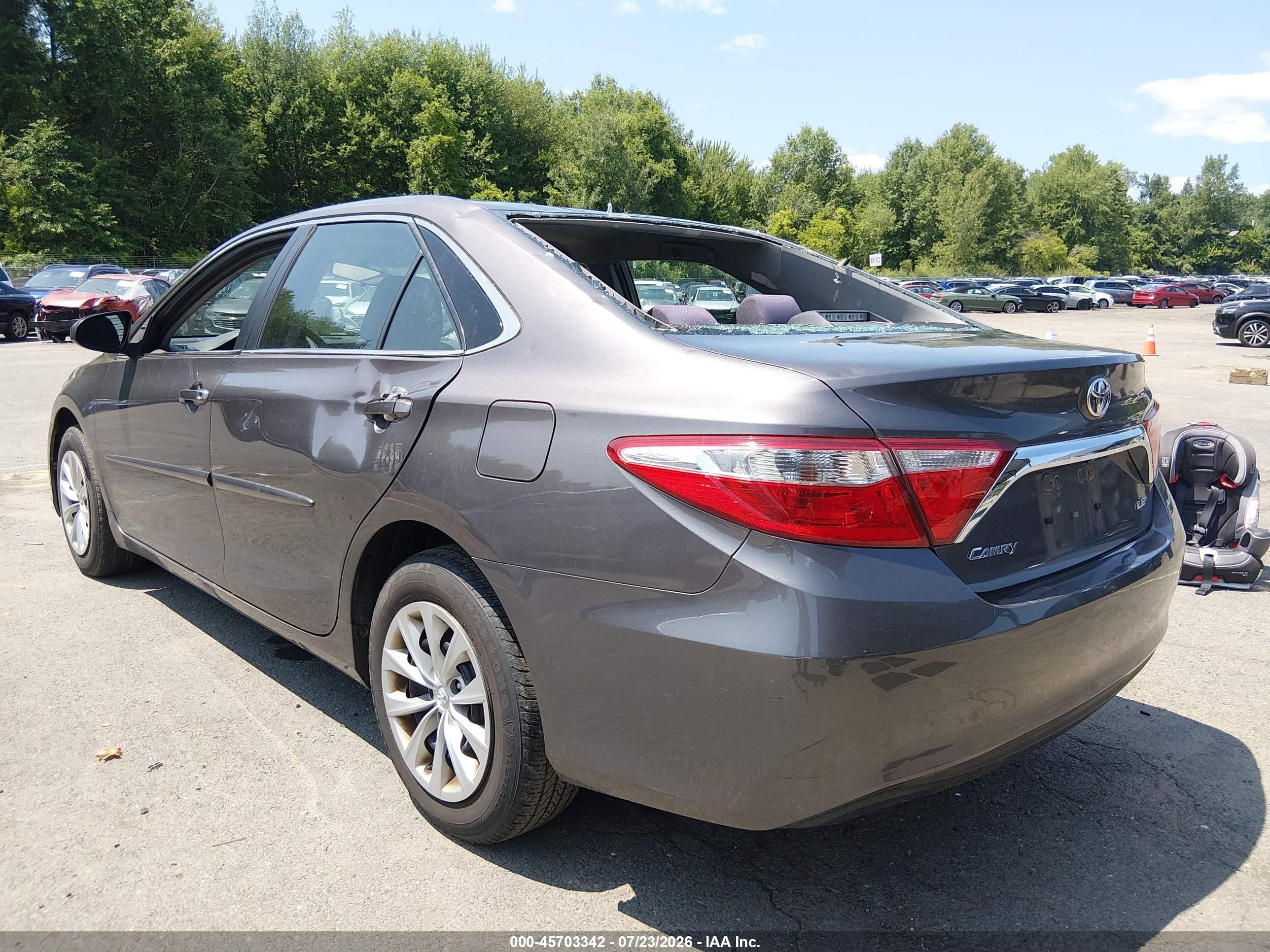 2015 Toyota Camry Le Gray vin: 4T1BF1FK1FU073834