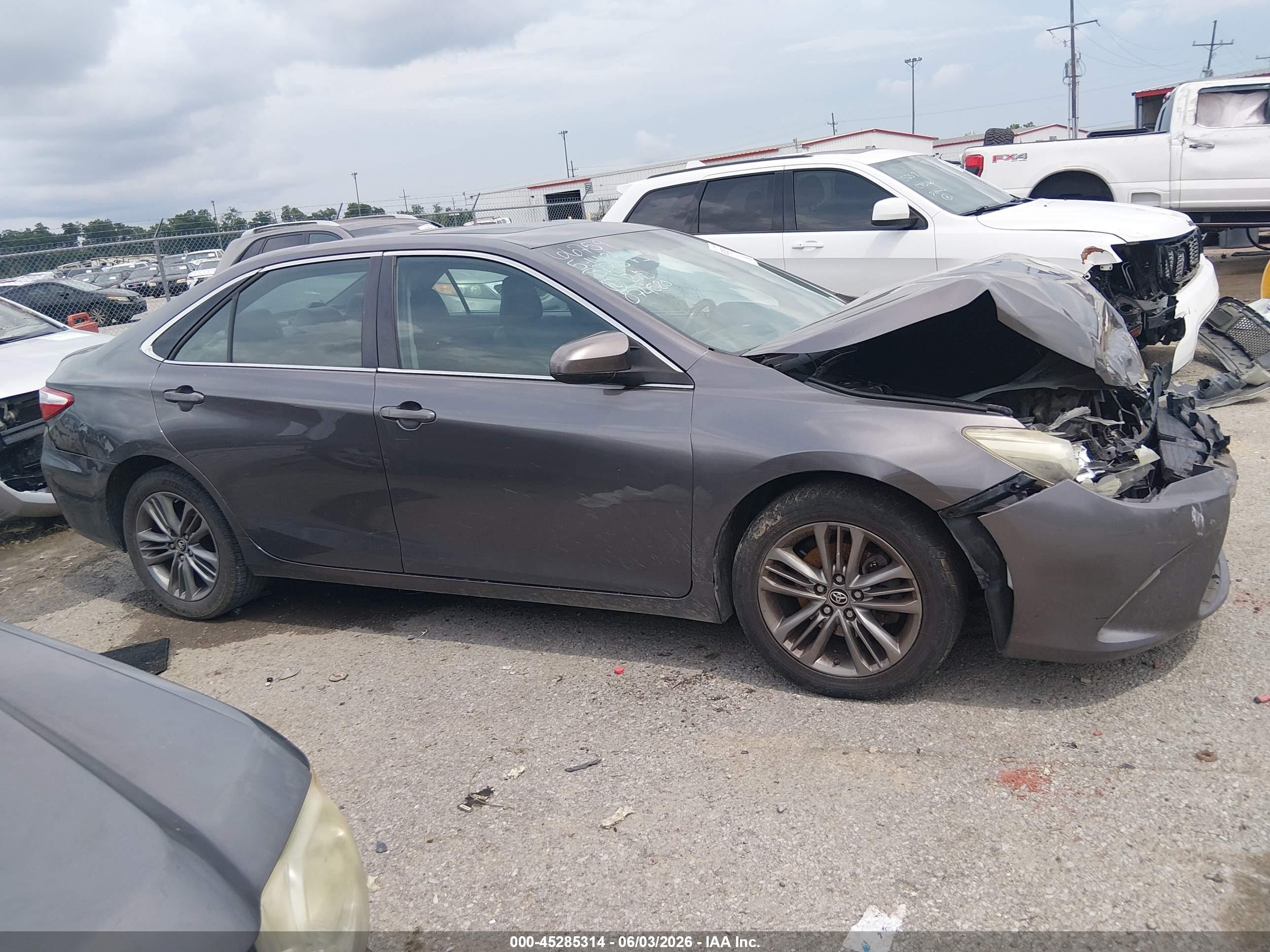 2015 Toyota Camry Se Серый vin: 4T1BF1FK1FU074580