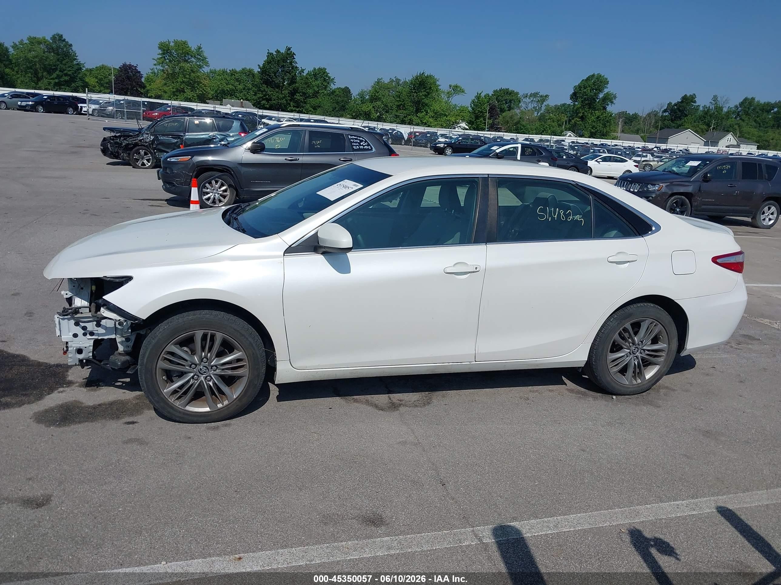 2015 Toyota Camry Se White vin: 4T1BF1FK1FU075650