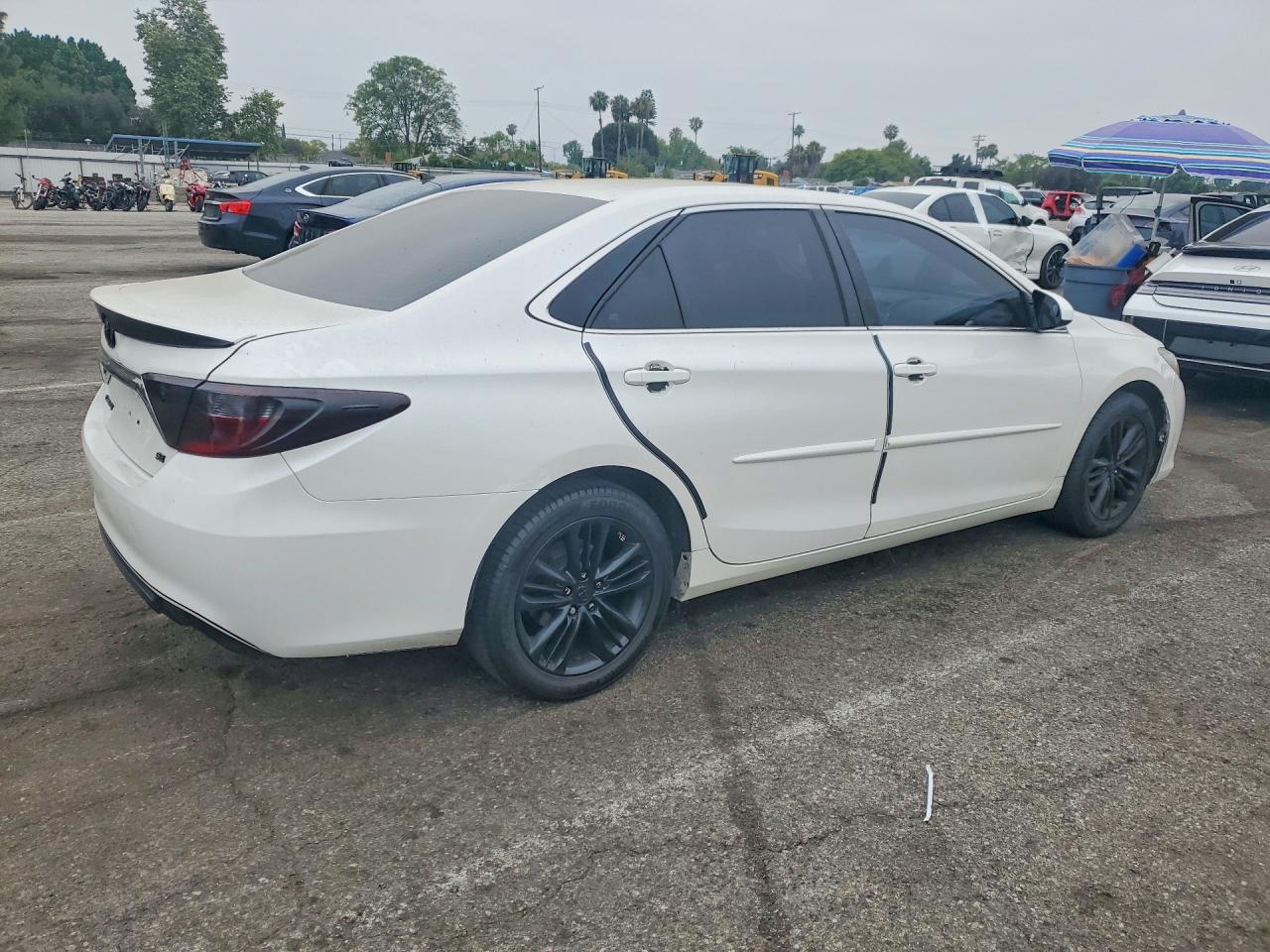 2015 Toyota Camry Se White vin: 4T1BF1FK1FU084834