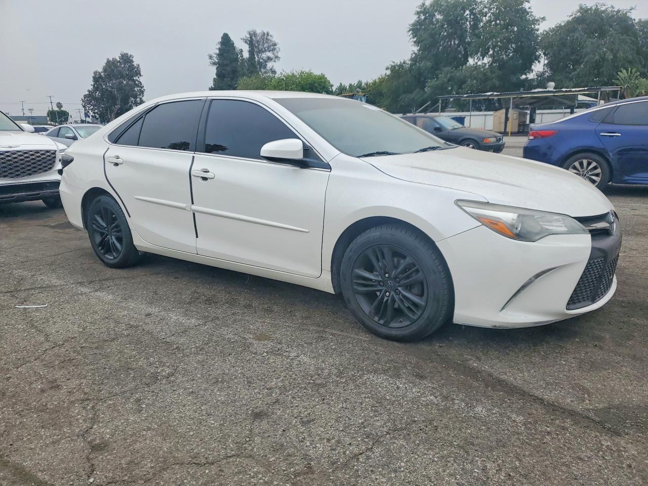 2015 Toyota Camry Se White vin: 4T1BF1FK1FU084834