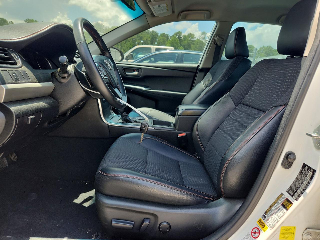 2015 Toyota Camry Se White vin: 4T1BF1FK1FU093355