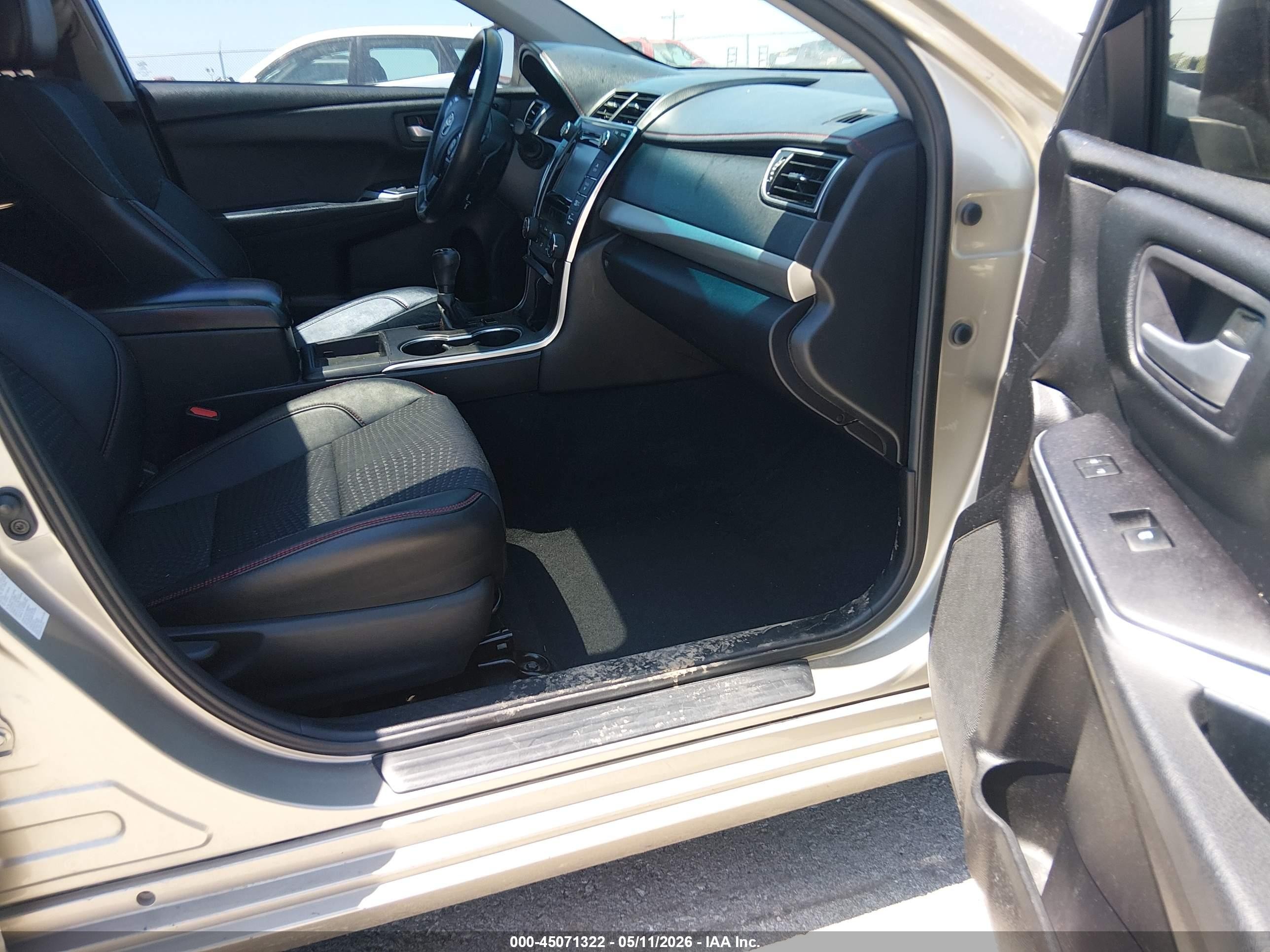 2015 Toyota Camry Se Champagne vin: 4T1BF1FK1FU098099