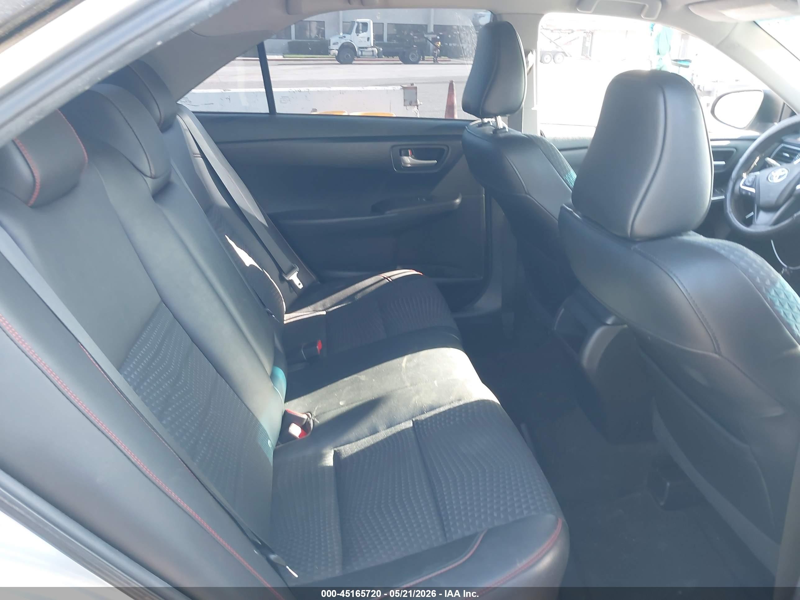 2015 Toyota Camry Se Silver vin: 4T1BF1FK1FU477751