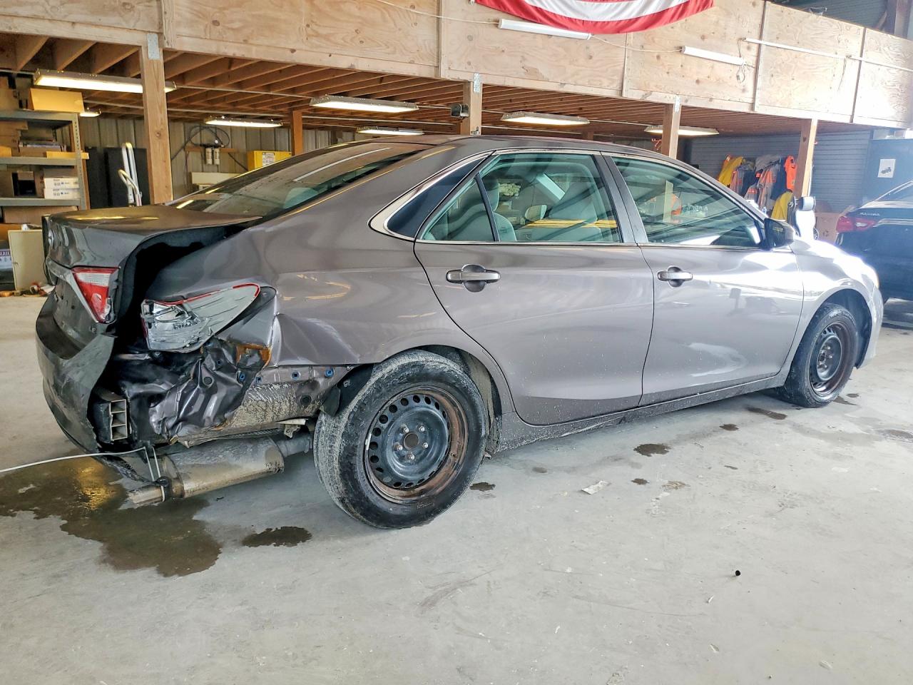 2015 Toyota Camry Le Gray vin: 4T1BF1FK1FU479936