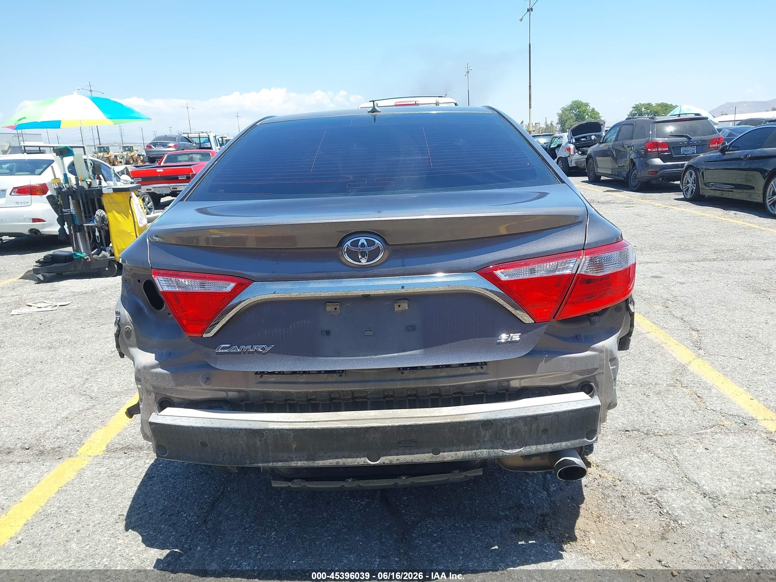 2015 Toyota Camry Se Серый vin: 4T1BF1FK1FU493352