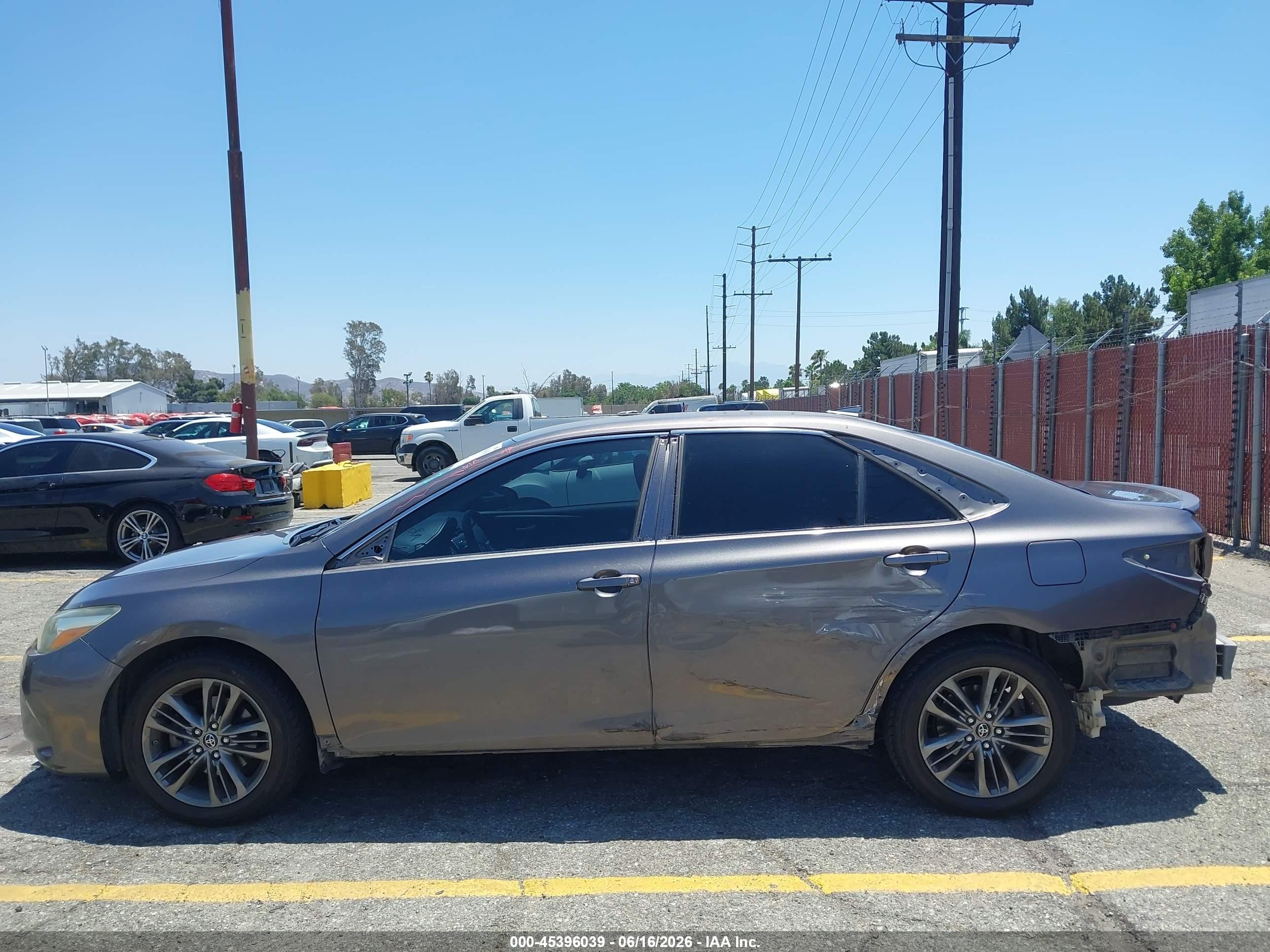 2015 Toyota Camry Se Серый vin: 4T1BF1FK1FU493352