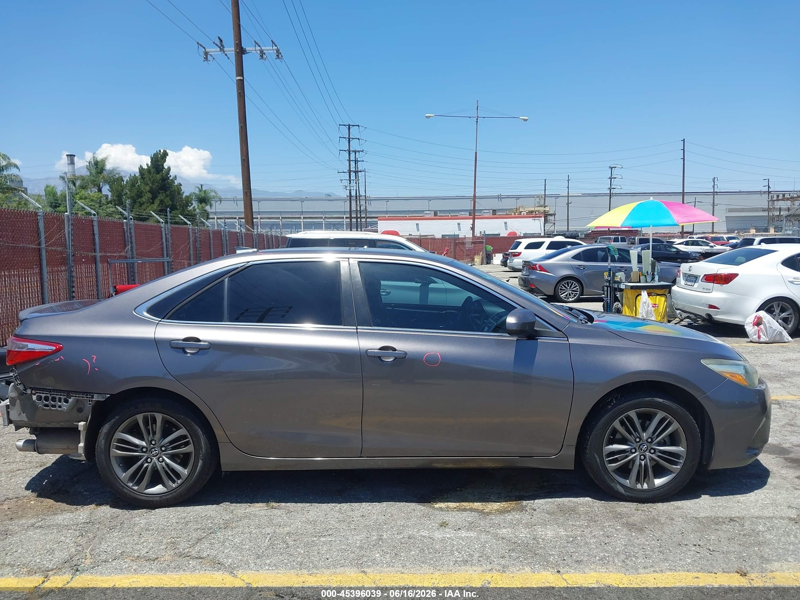 2015 Toyota Camry Se Серый vin: 4T1BF1FK1FU493352