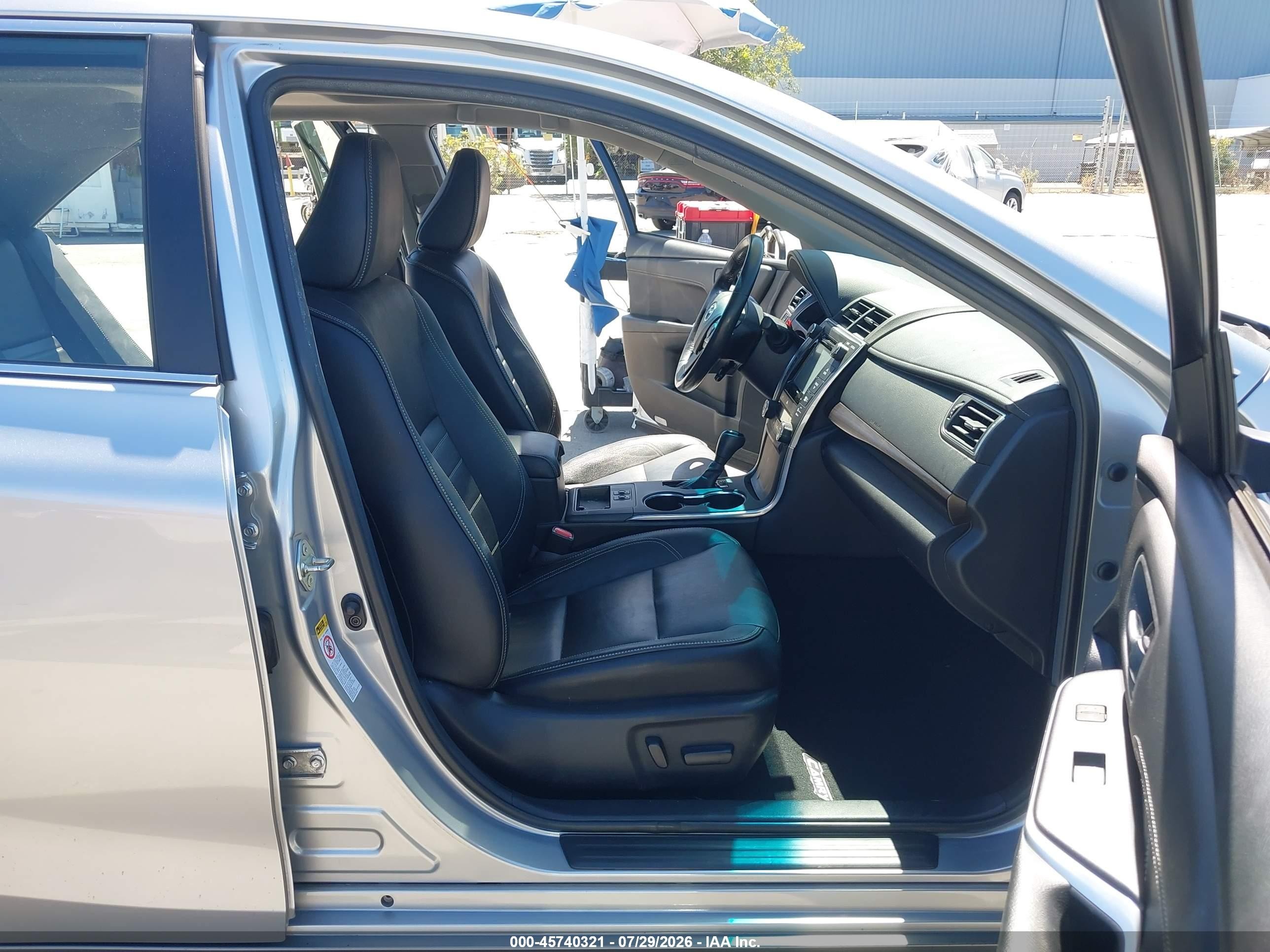 2015 Toyota Camry Xle Gray vin: 4T1BF1FK1FU877440