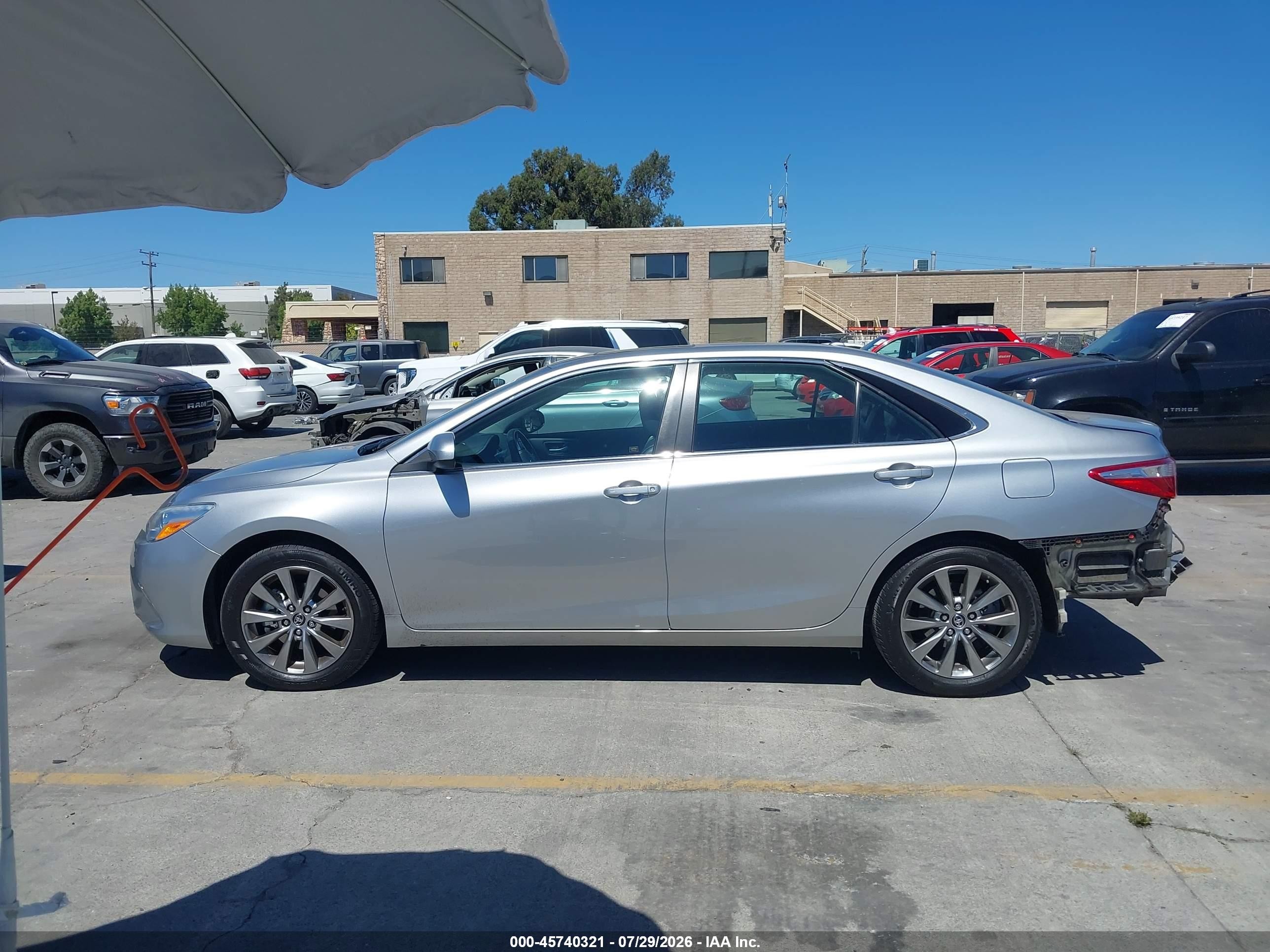 2015 Toyota Camry Xle Gray vin: 4T1BF1FK1FU877440