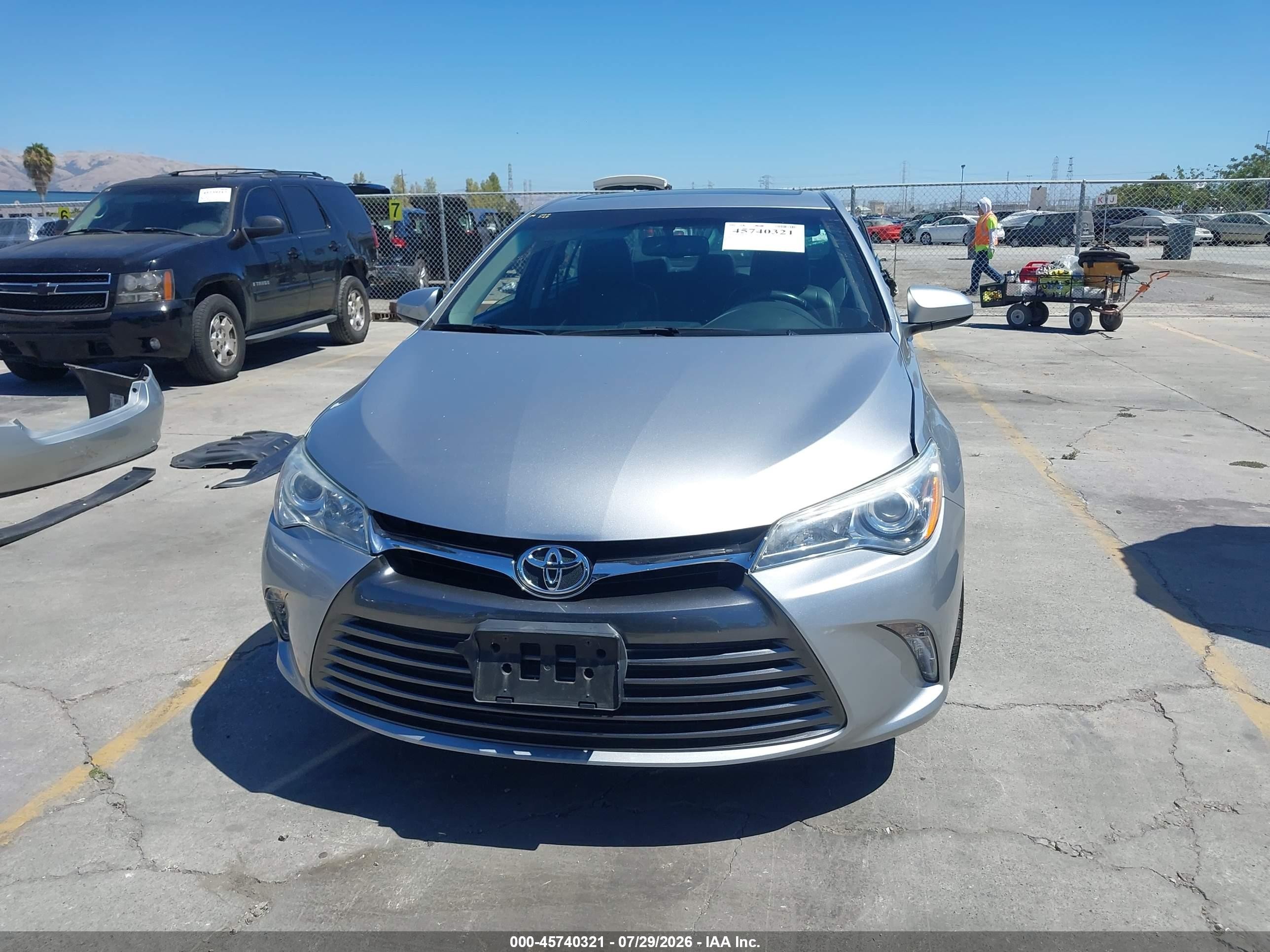 2015 Toyota Camry Xle Gray vin: 4T1BF1FK1FU877440