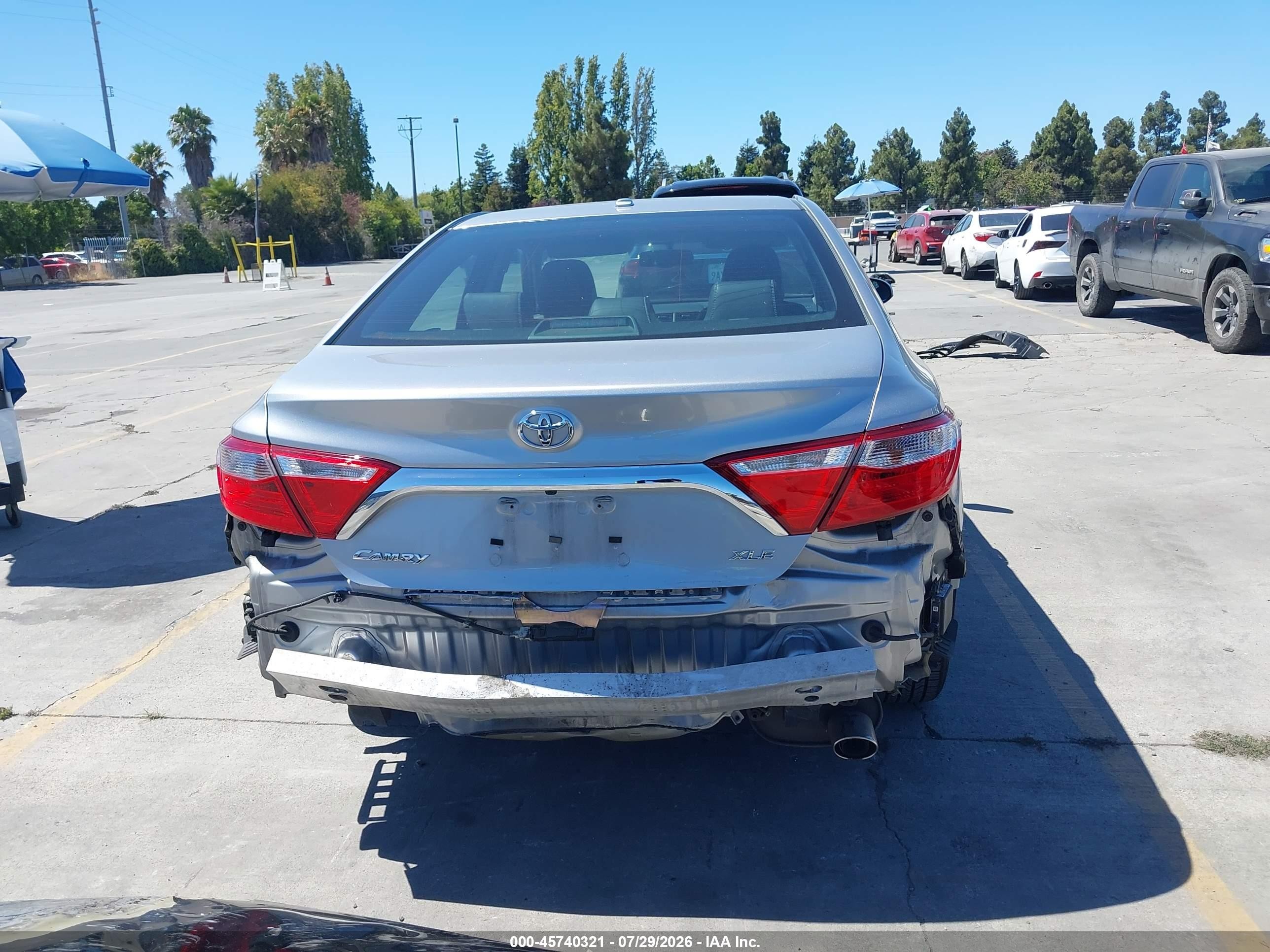 2015 Toyota Camry Xle Gray vin: 4T1BF1FK1FU877440