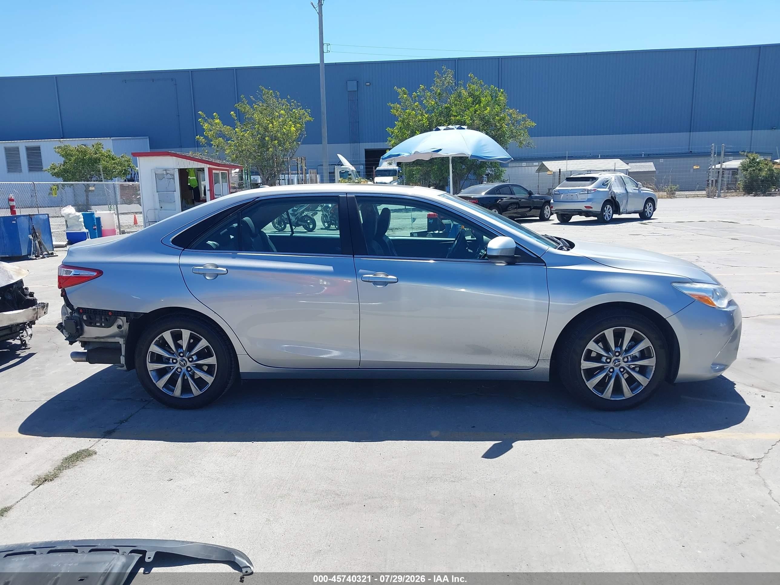 2015 Toyota Camry Xle Gray vin: 4T1BF1FK1FU877440