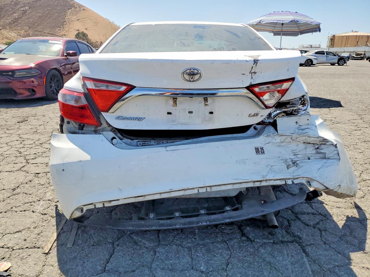 2015 Toyota Camry Le White vin: 4T1BF1FK1FU877907