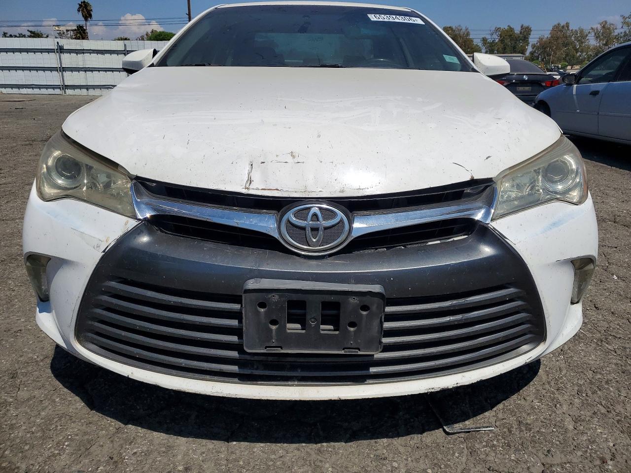2015 Toyota Camry Le White vin: 4T1BF1FK1FU877907