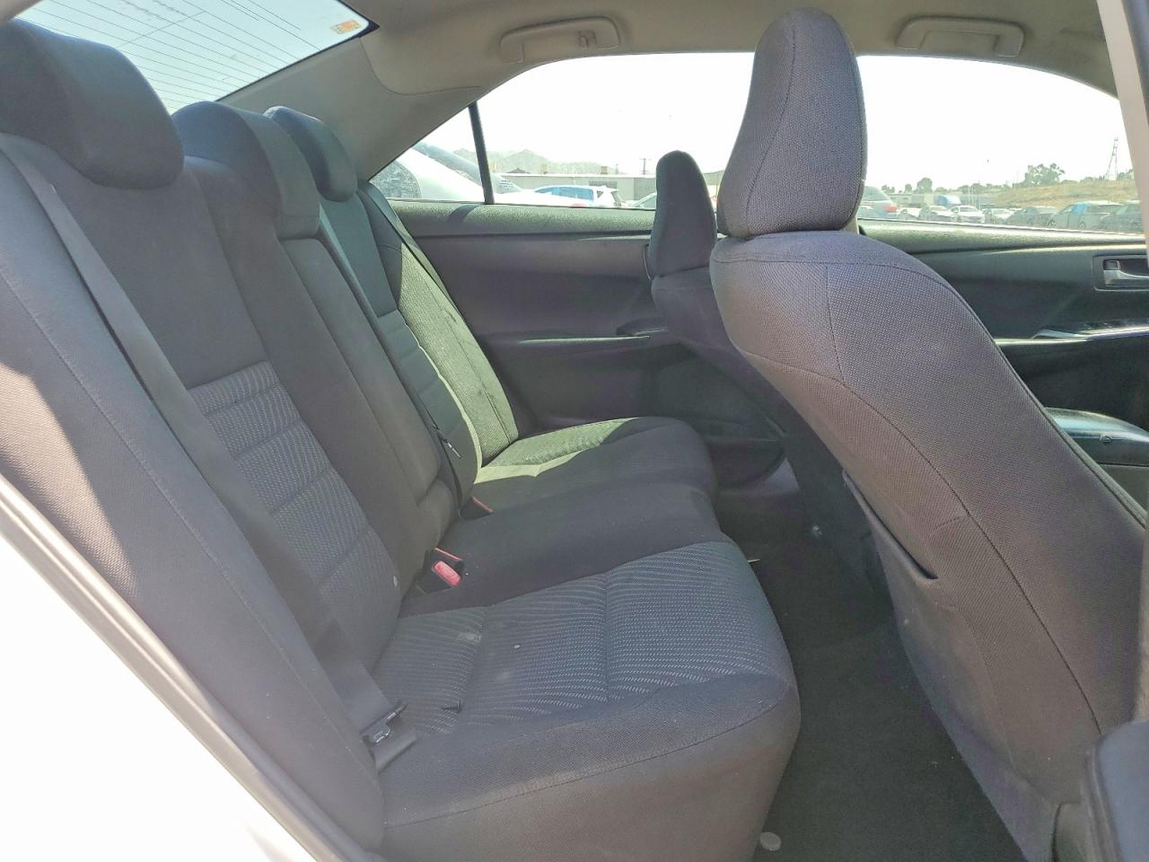 2015 Toyota Camry Le White vin: 4T1BF1FK1FU877907
