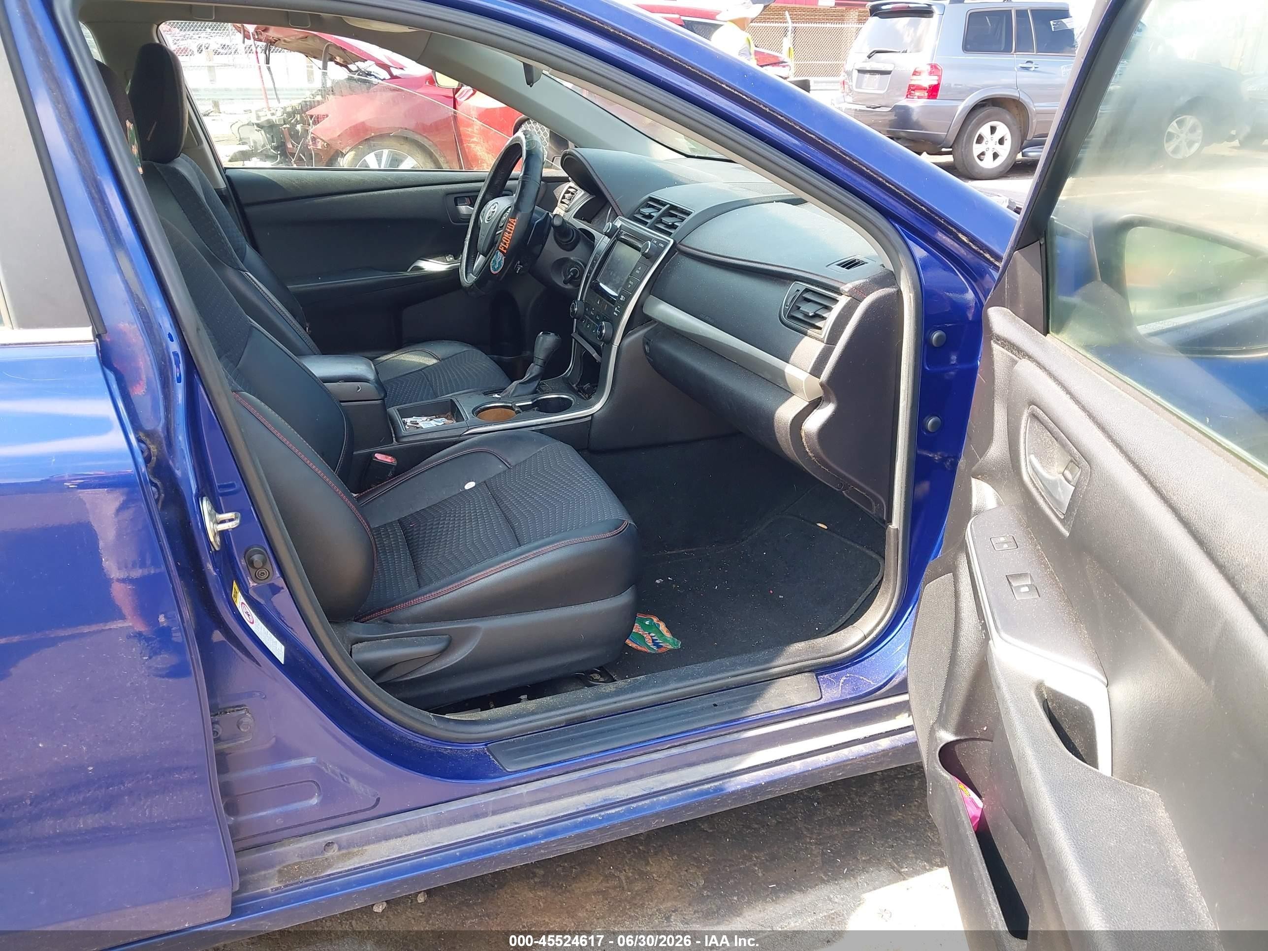 2015 Toyota Camry Se Blue vin: 4T1BF1FK1FU881472