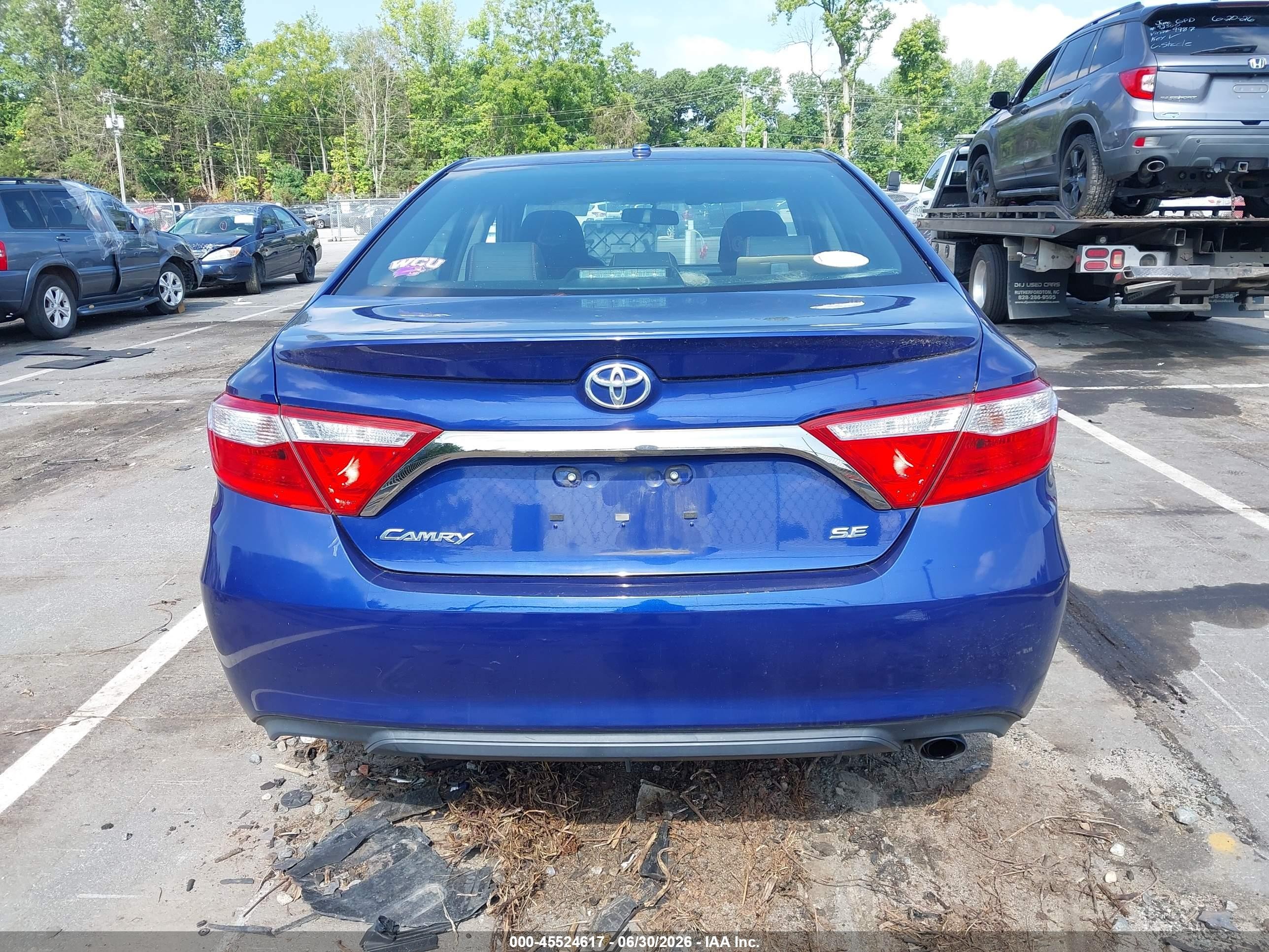 2015 Toyota Camry Se Blue vin: 4T1BF1FK1FU881472