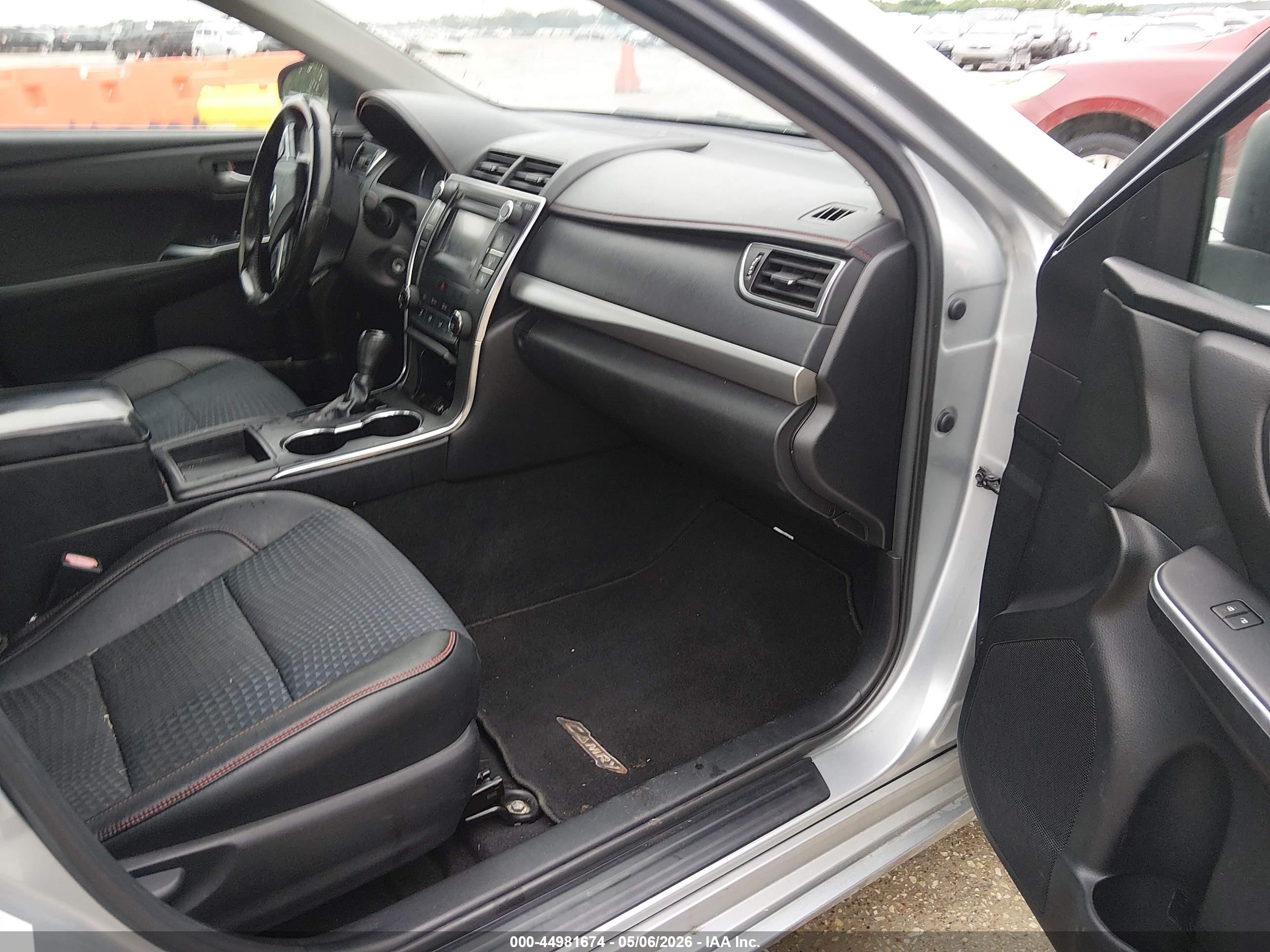 2015 Toyota Camry Se Серебряный vin: 4T1BF1FK1FU882606