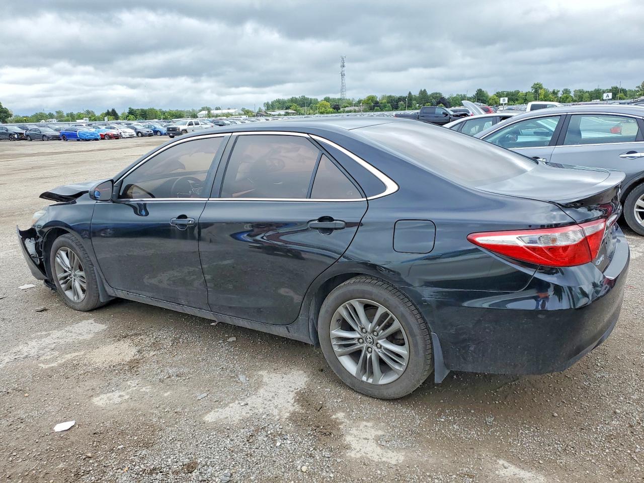 2015 Toyota Camry Le Черный vin: 4T1BF1FK1FU890477