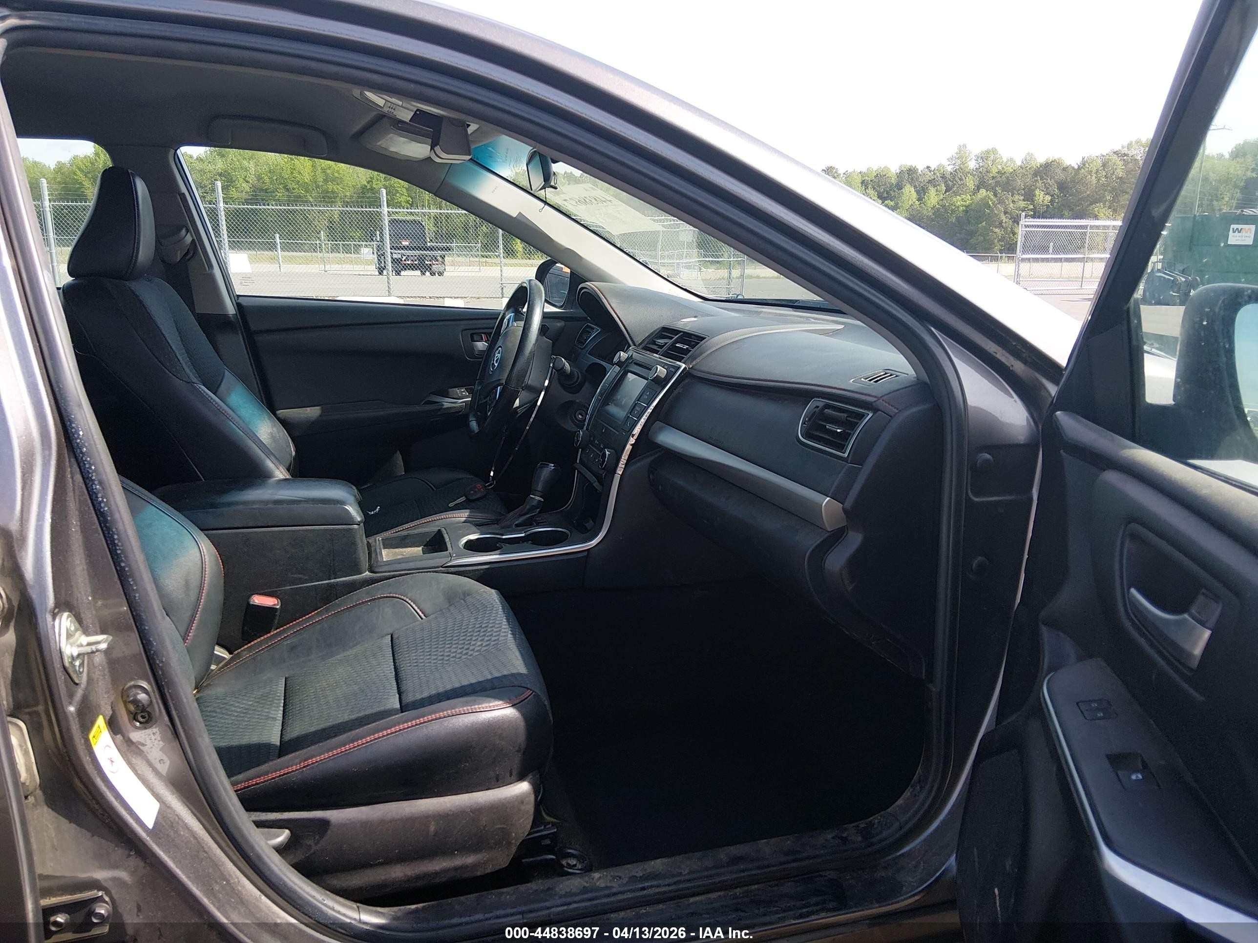 2015 Toyota Camry Se Серый vin: 4T1BF1FK1FU935935