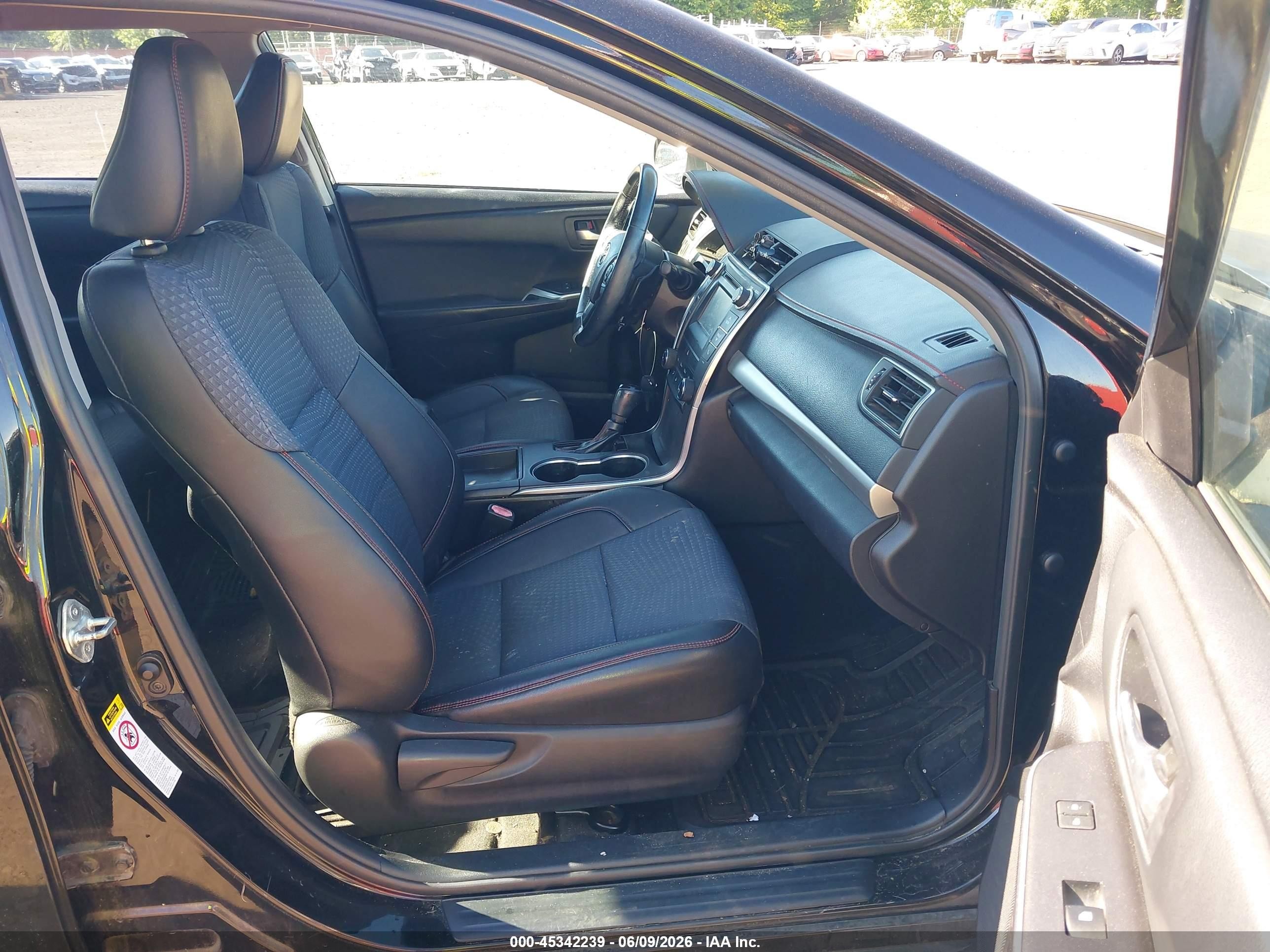2015 Toyota Camry Se Черный vin: 4T1BF1FK1FU951715