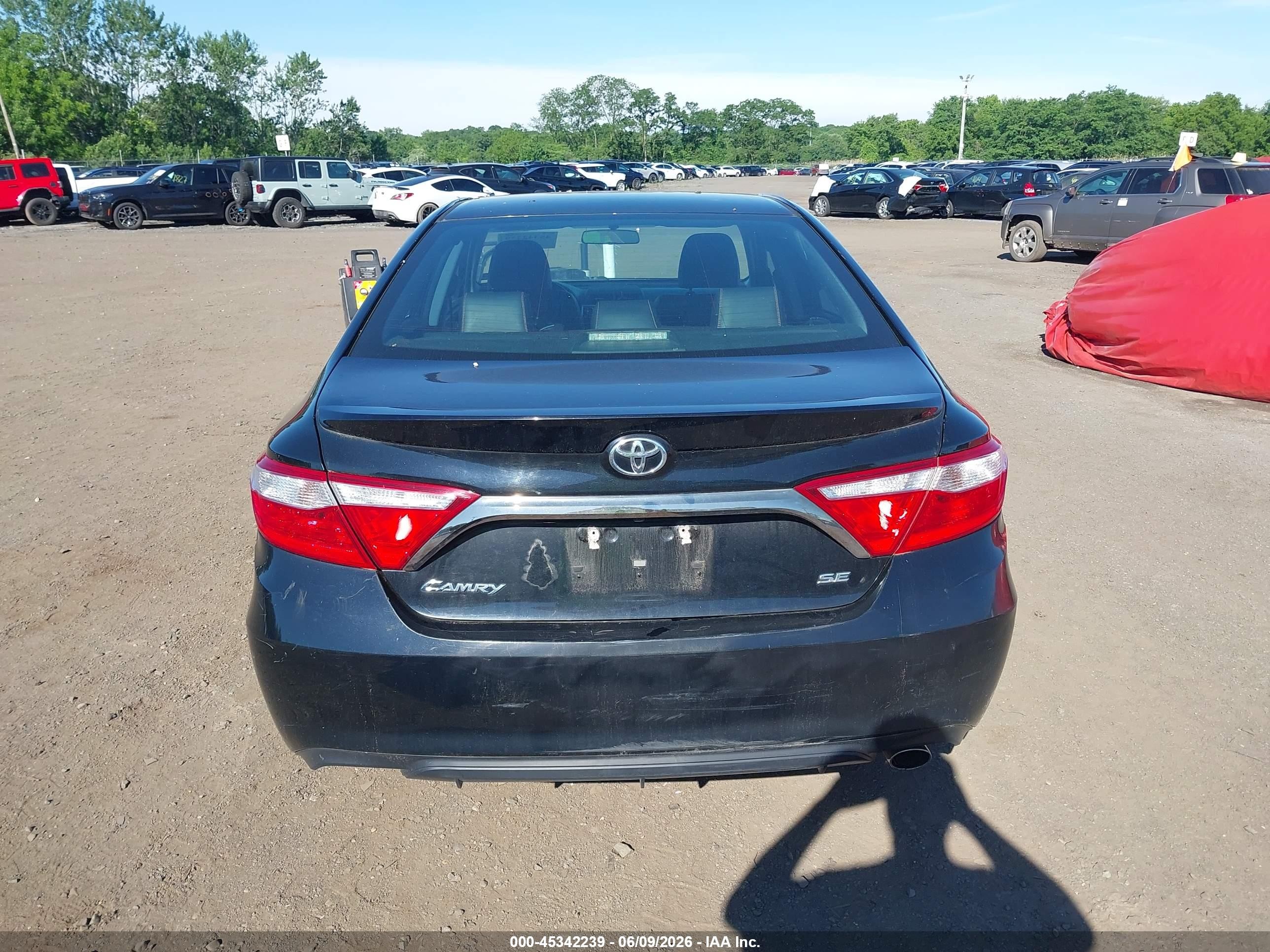 2015 Toyota Camry Se Черный vin: 4T1BF1FK1FU951715