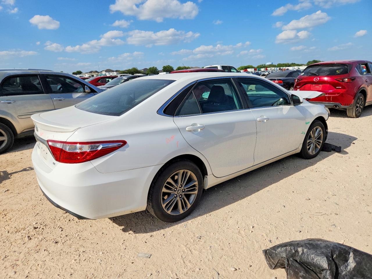 2015 Toyota Camry Se White vin: 4T1BF1FK1FU955618