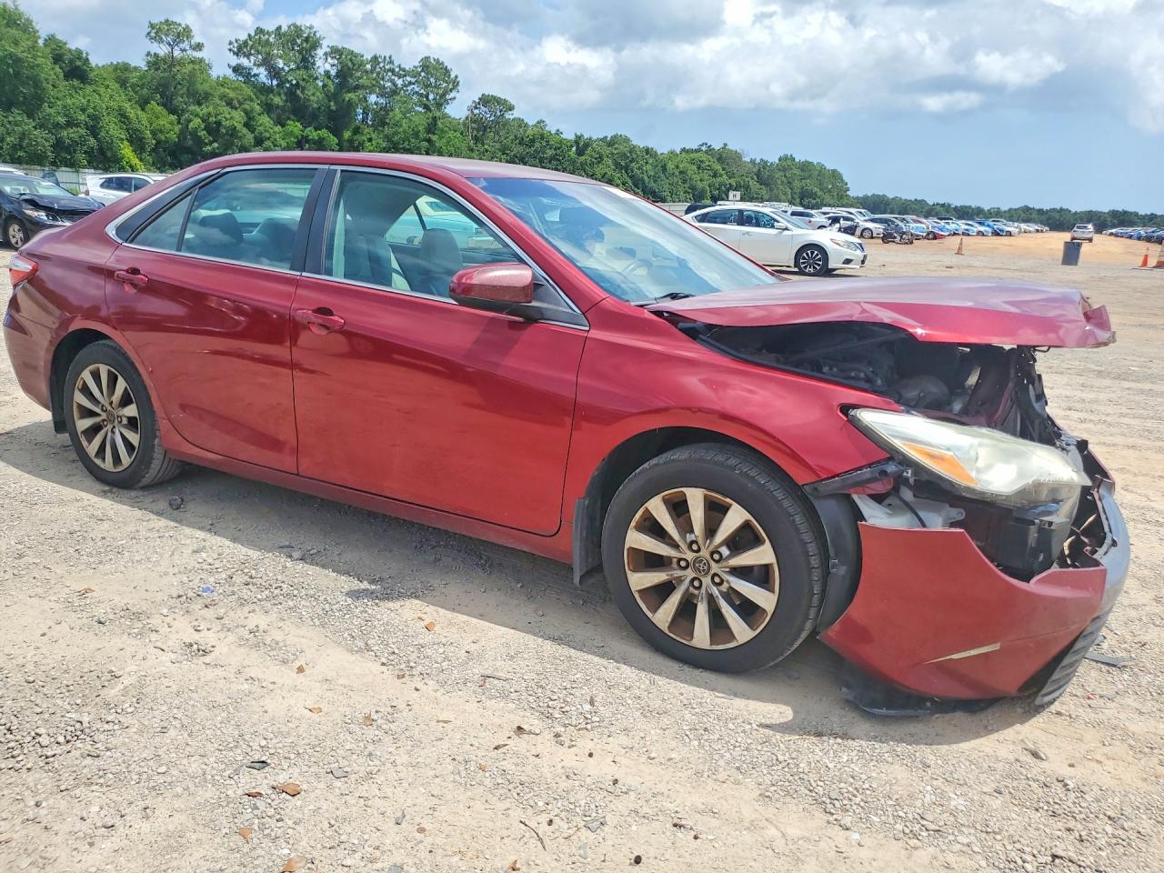 2015 Toyota Camry Xle Burgundy vin: 4T1BF1FK1FU971883