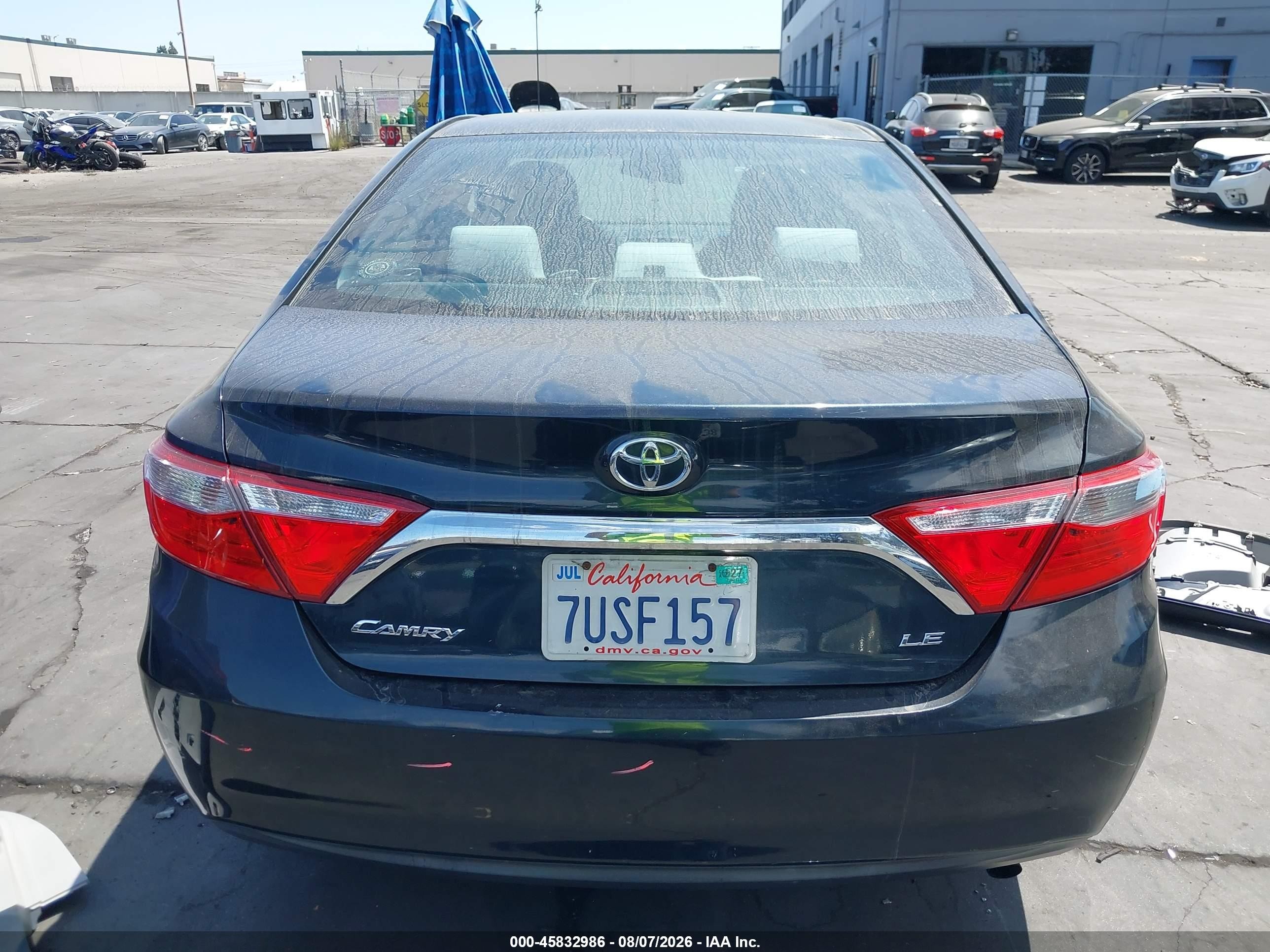 2015 Toyota Camry Le Green vin: 4T1BF1FK1FU986142